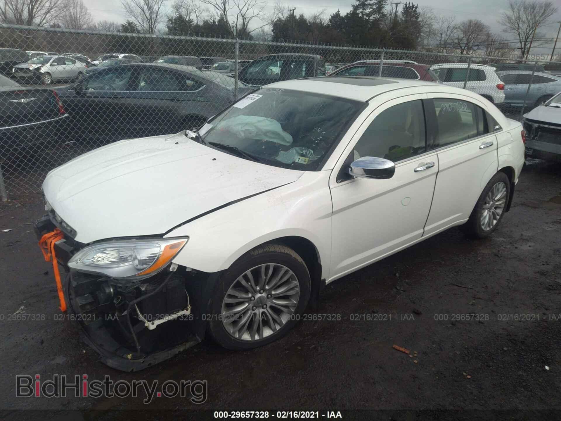 2011 CHRYSLER 200 - VIN: 1C3BC2FG7BN505687 - Фото 2