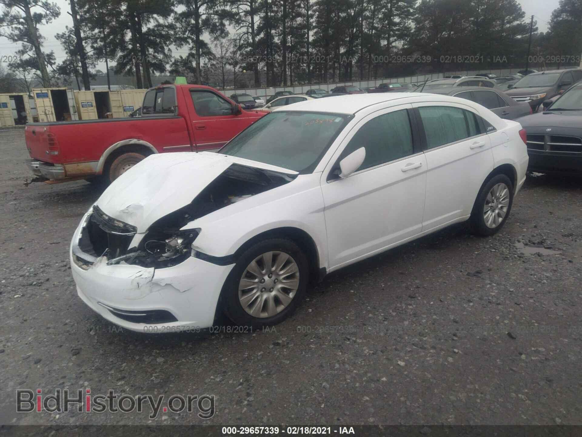 2014 CHRYSLER 200 - VIN: 1C3CCBAB4EN205898 - Фото 2