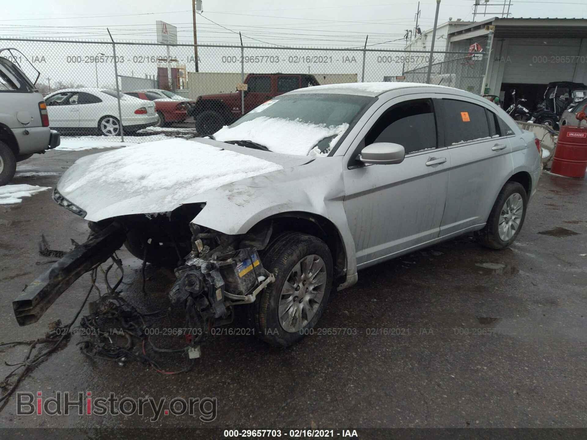 2012 CHRYSLER 200 - VIN: 1C3CCBAB8CN180534 - Фото 2