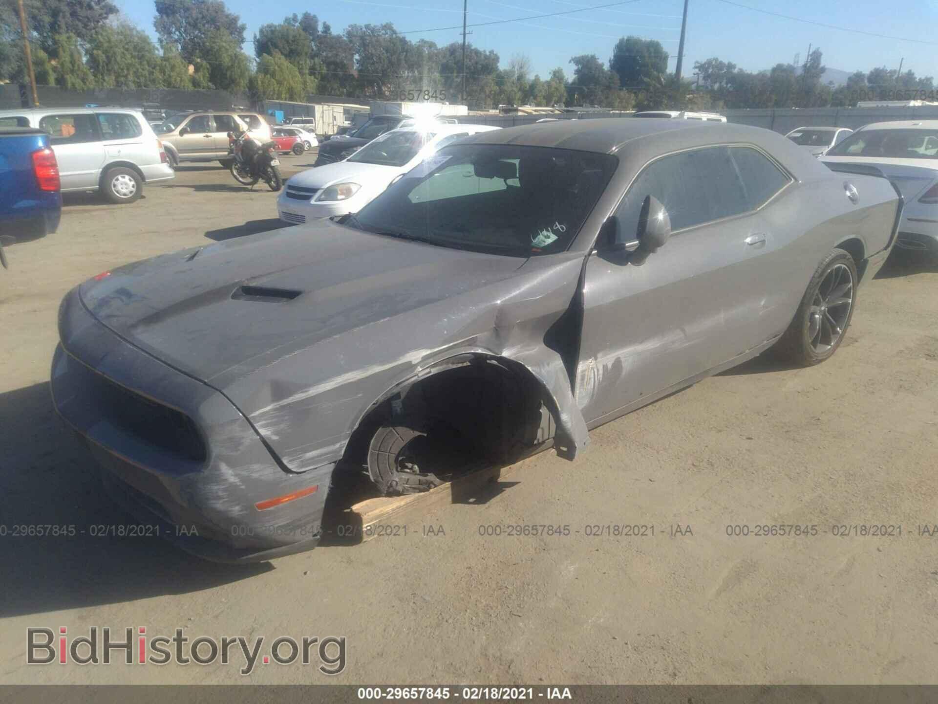 2018 DODGE CHALLENGER - VIN: 2C3CDZAG3JH263103 - Фото 2