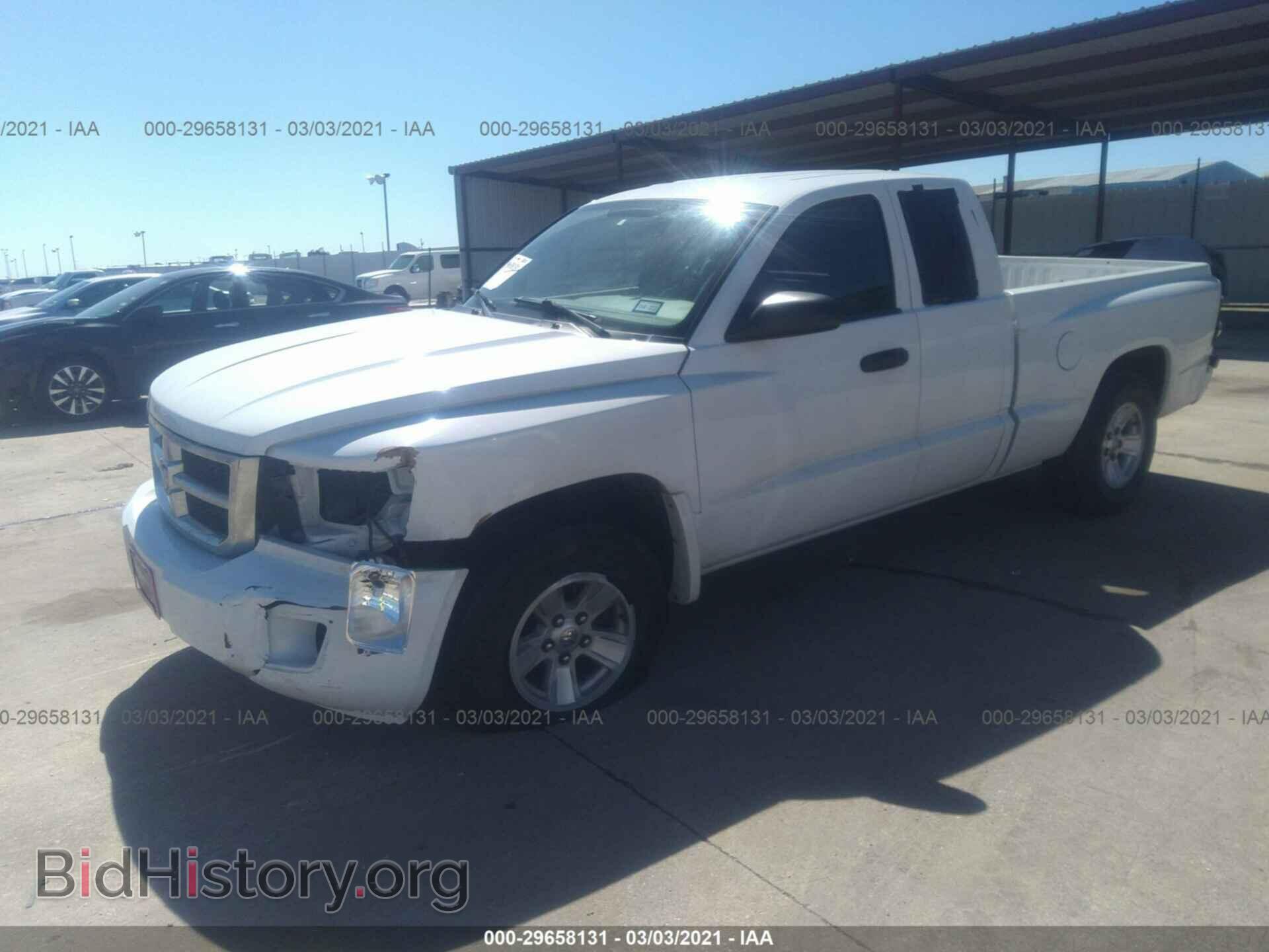 2011 RAM DAKOTA - VIN: 1D7RE2BKXBS682742 - Фото 2