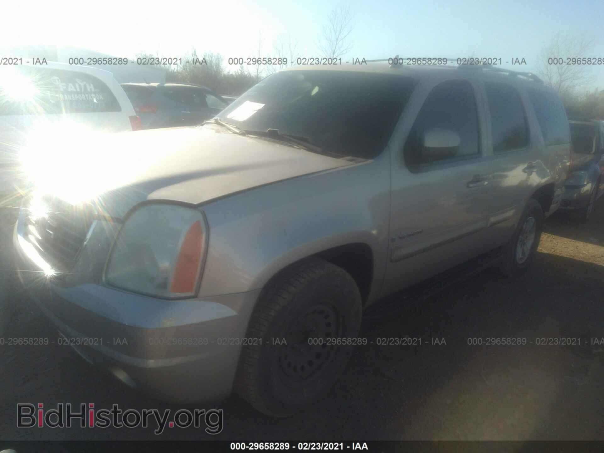 2009 GMC YUKON - VIN: 1GKFC33089R101105 - Фото 2