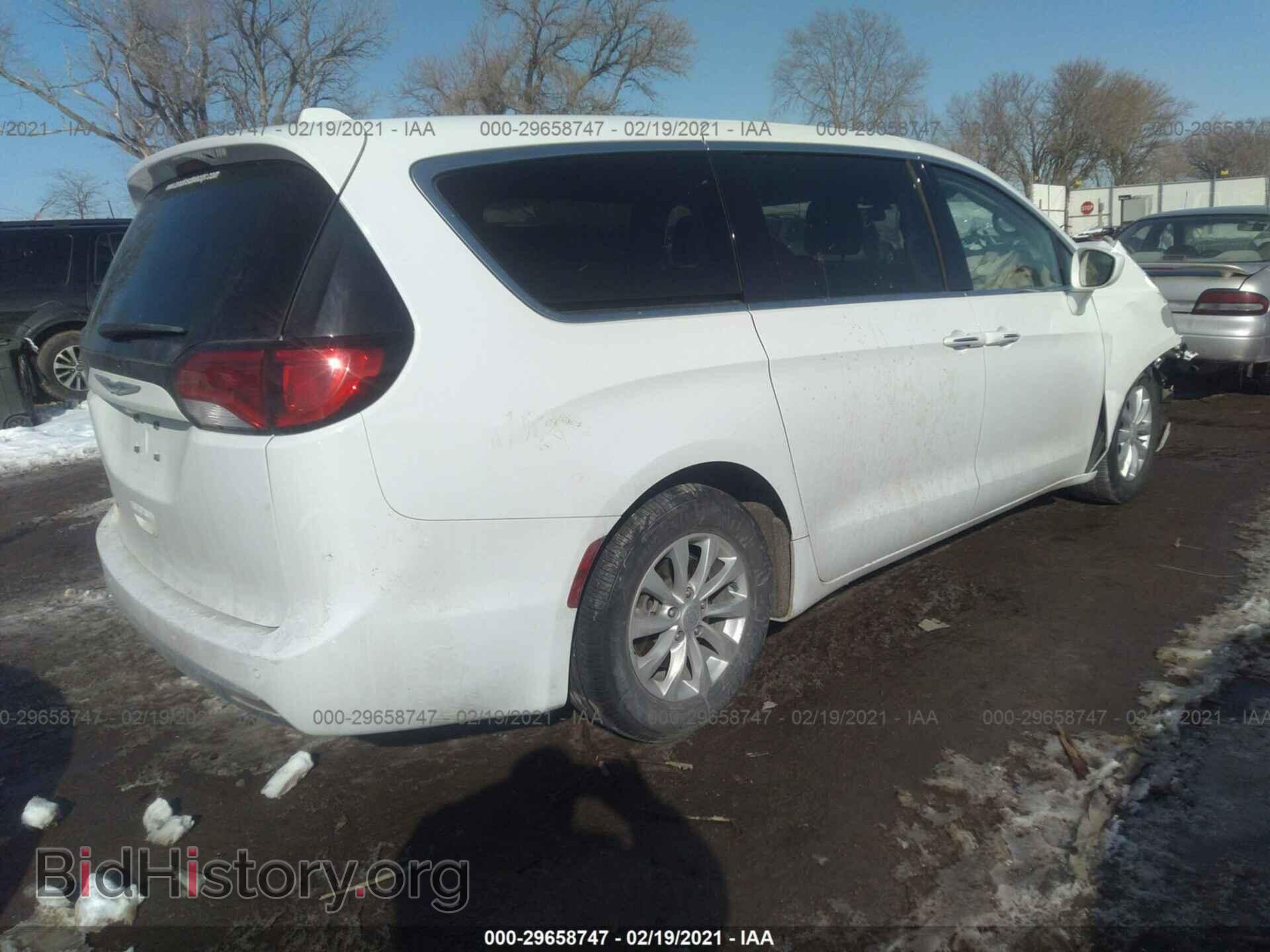 2018 CHRYSLER PACIFICA - VIN: 2C4RC1FG0JR350678 - Фото 4