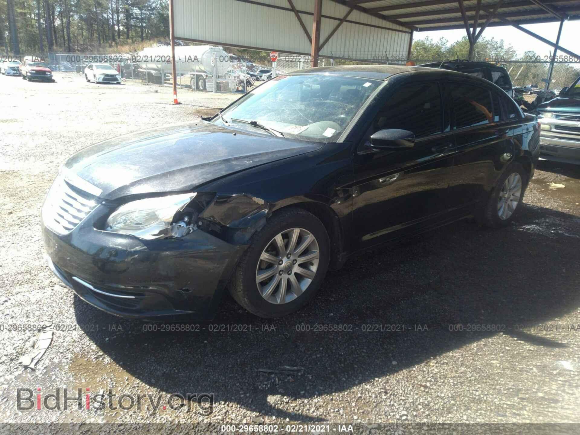 2012 CHRYSLER 200 - VIN: 1C3CCBBB3CN134754 - Фото 2