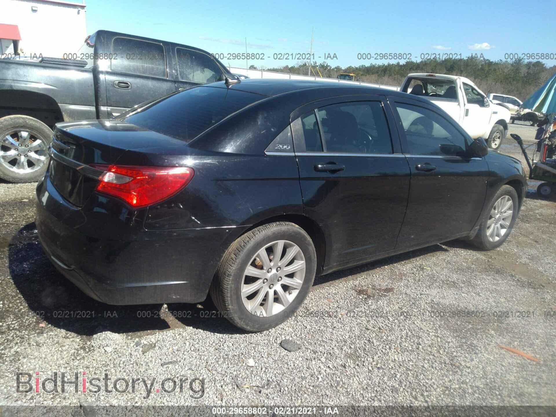 2012 CHRYSLER 200 - VIN: 1C3CCBBB3CN134754 - Фото 4