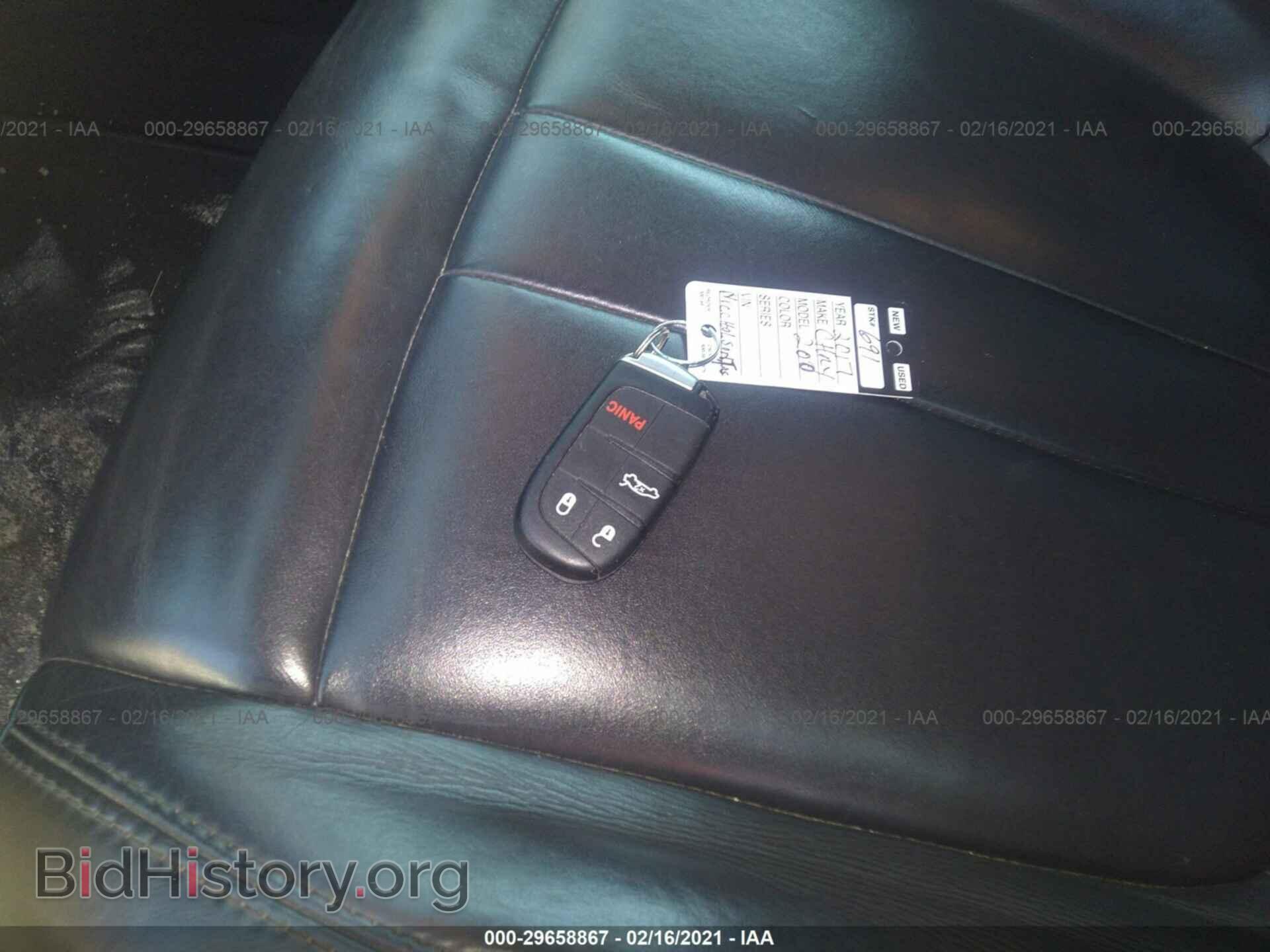 2017 CHRYSLER 200 - VIN: 1C3CCCAB3HN503241 - Фото 11