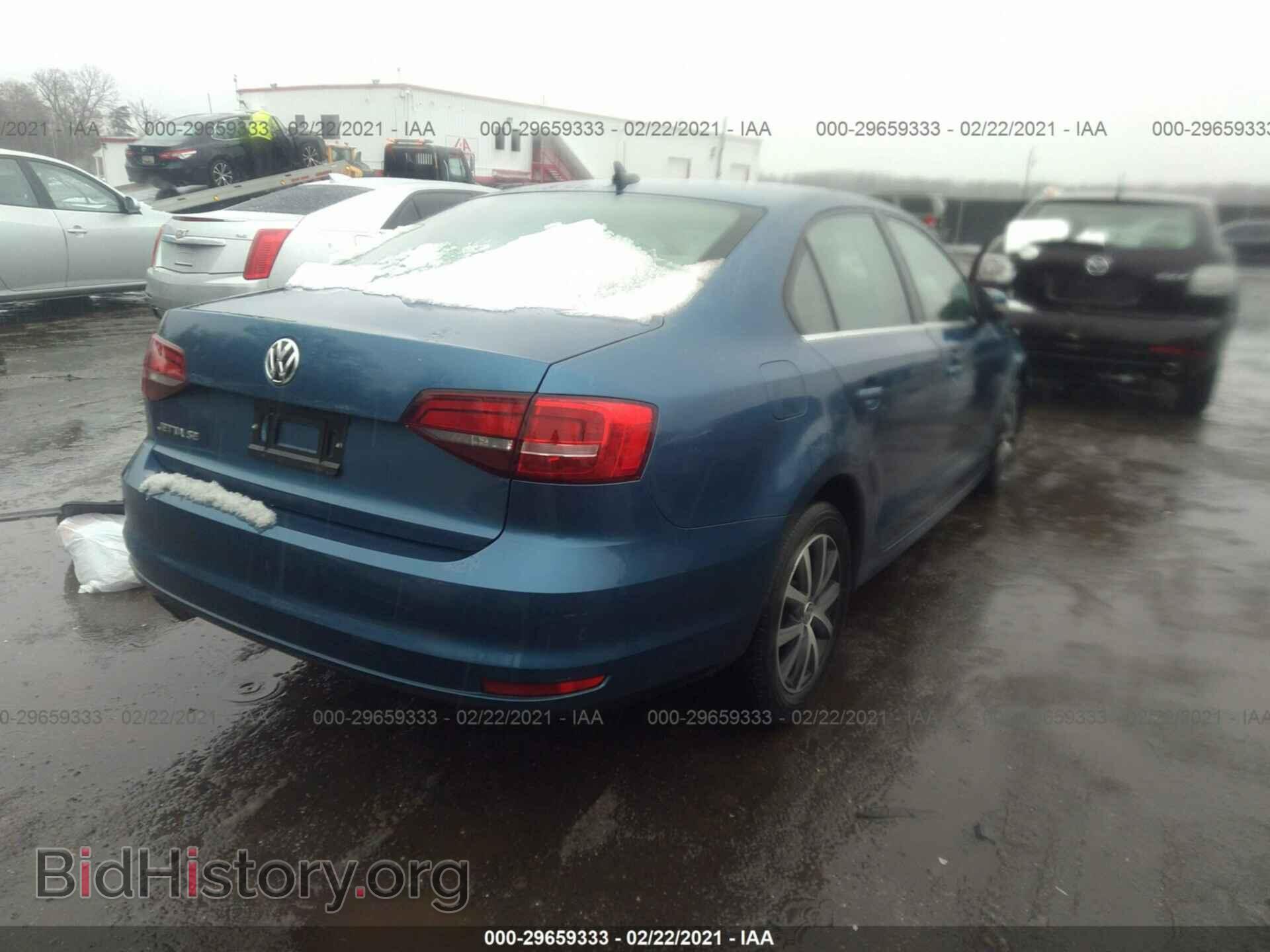 2017 VOLKSWAGEN JETTA - VIN: 3VWDB7AJ8HM375457 - Фото 4