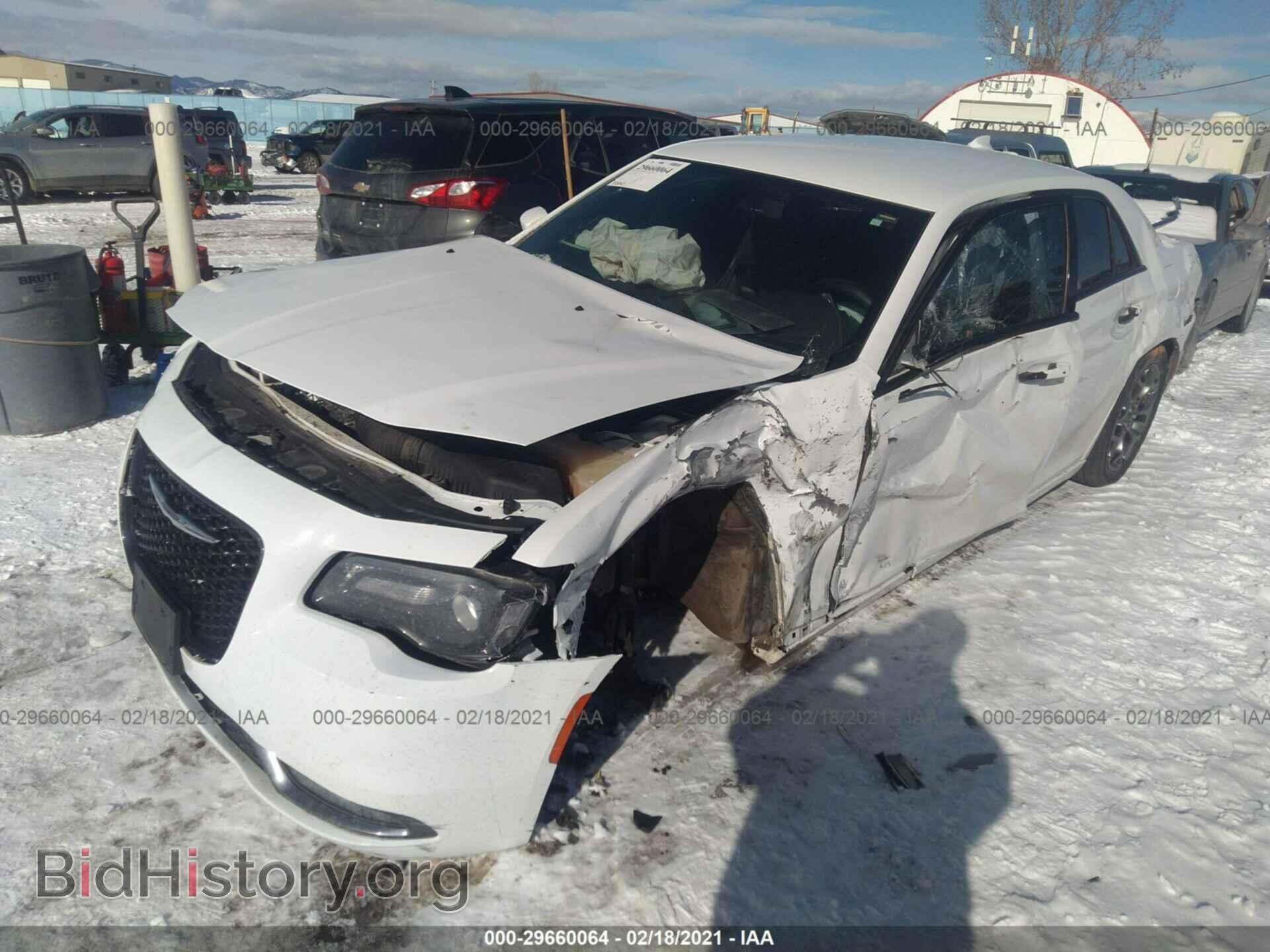 2016 CHRYSLER 300 - VIN: 2C3CCAGG0GH230564 - Фото 2