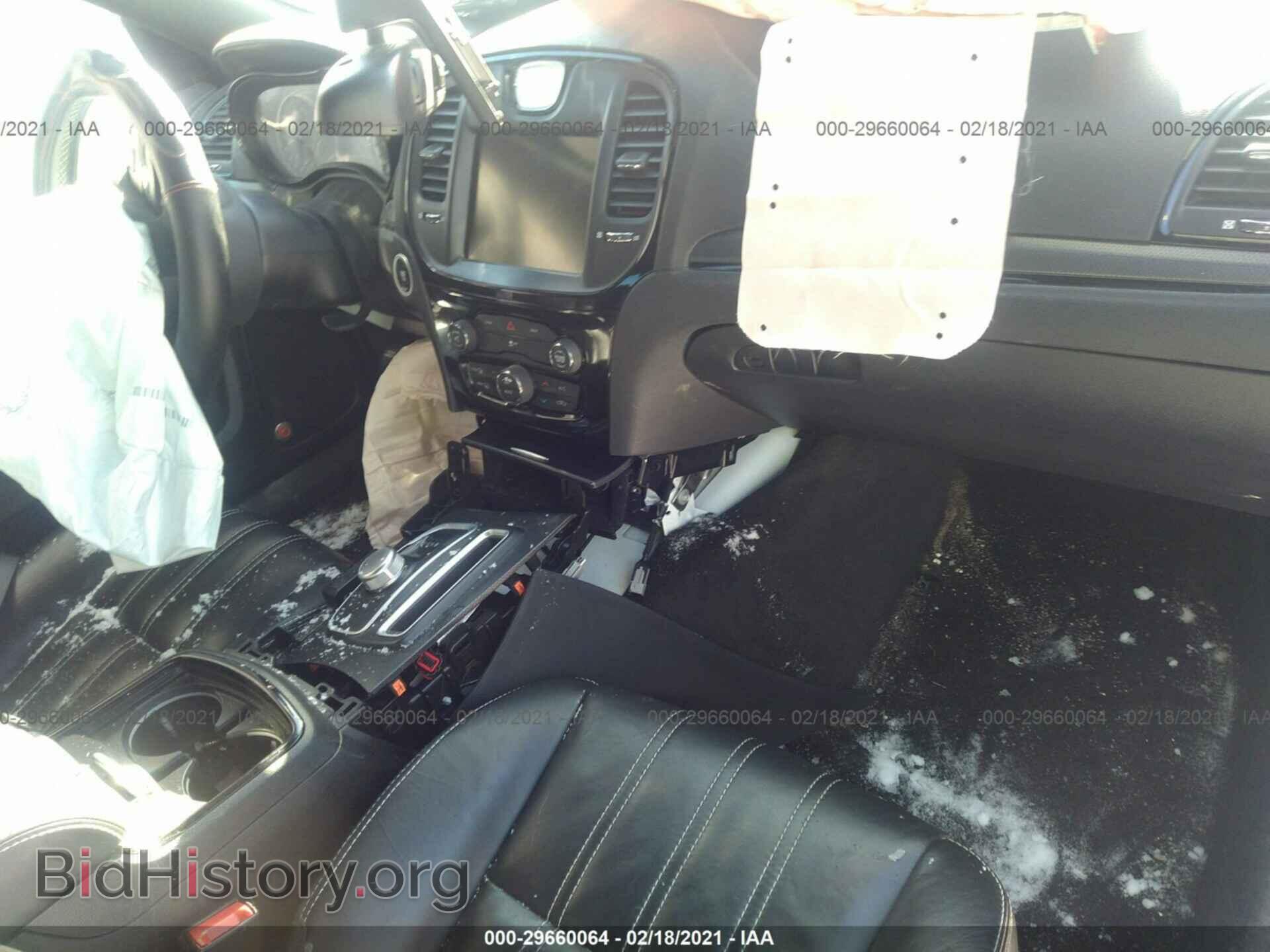 2016 CHRYSLER 300 - VIN: 2C3CCAGG0GH230564 - Фото 5