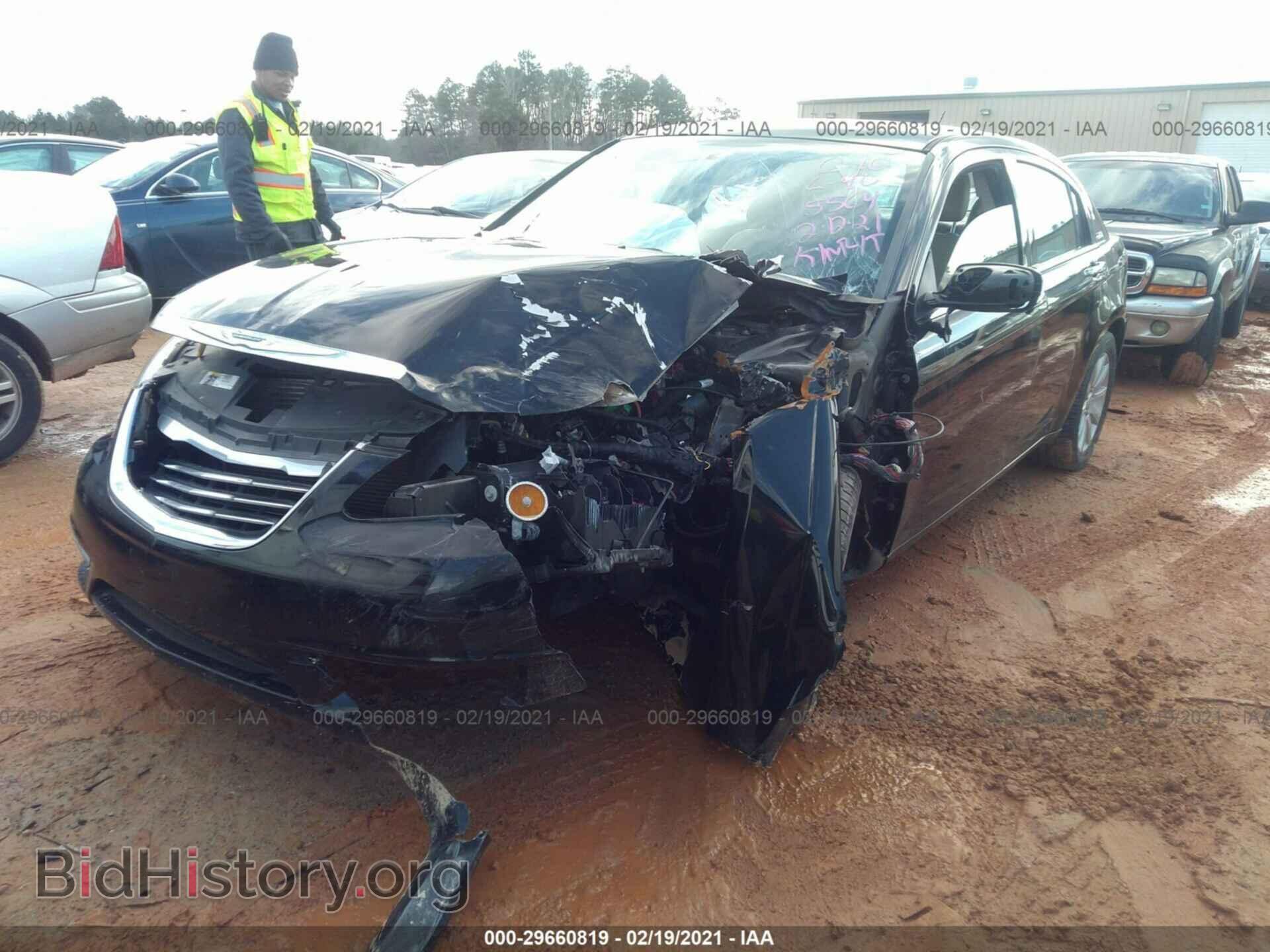 2014 CHRYSLER 200 - VIN: 1C3CCBCG7EN135564 - Фото 2