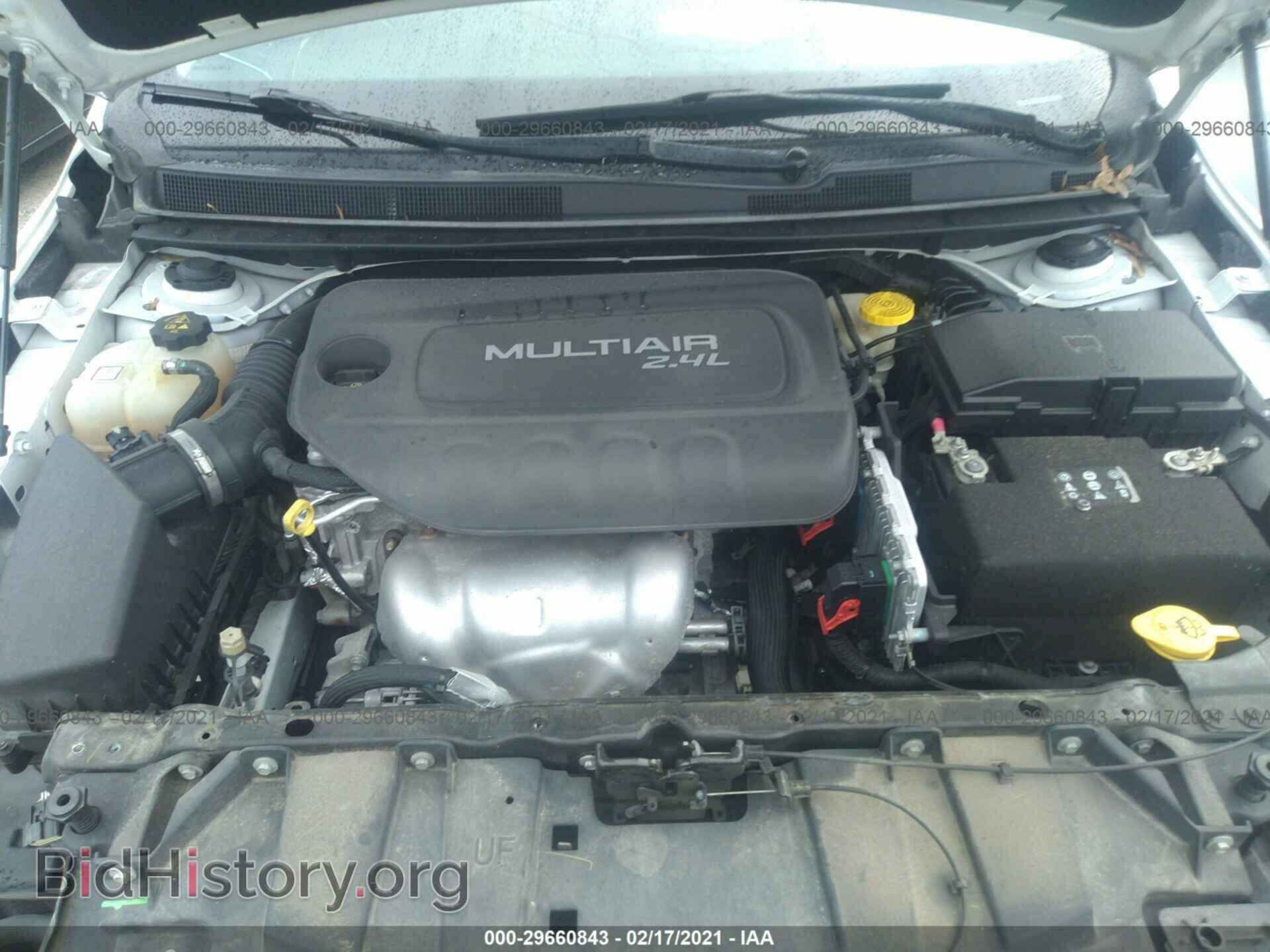 2015 CHRYSLER 200 - VIN: 1C3CCCAB6FN561518 - Фото 10