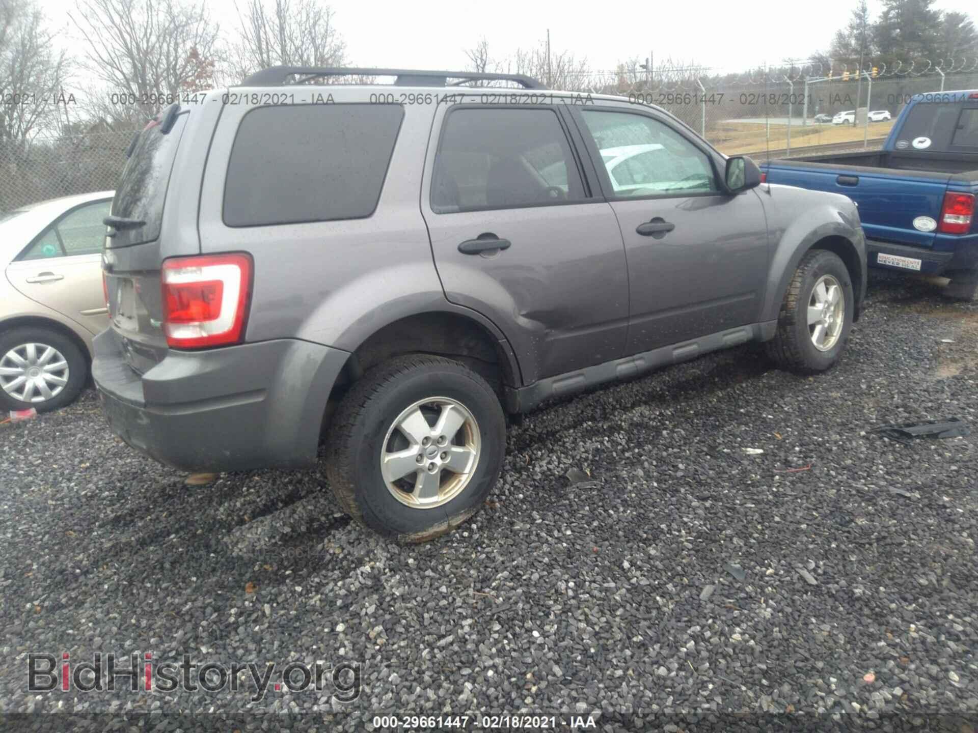 2011 FORD ESCAPE - VIN: 1FMCU0DG1BKC70317 - Photo 4