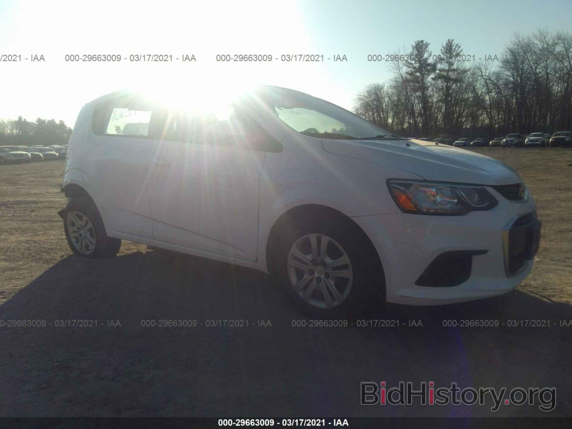 Photo 1G1JG6SH1J4113206 - CHEVROLET SONIC 2018