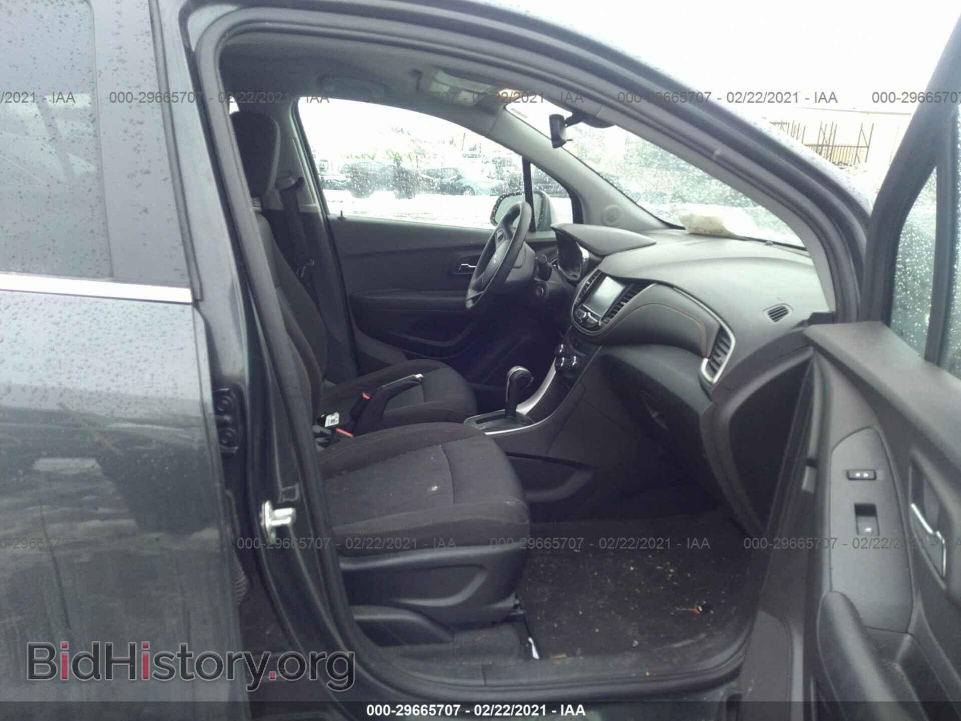 2017 CHEVROLET TRAX - VIN: 3GNCJLSB1HL241355 - Фото 5