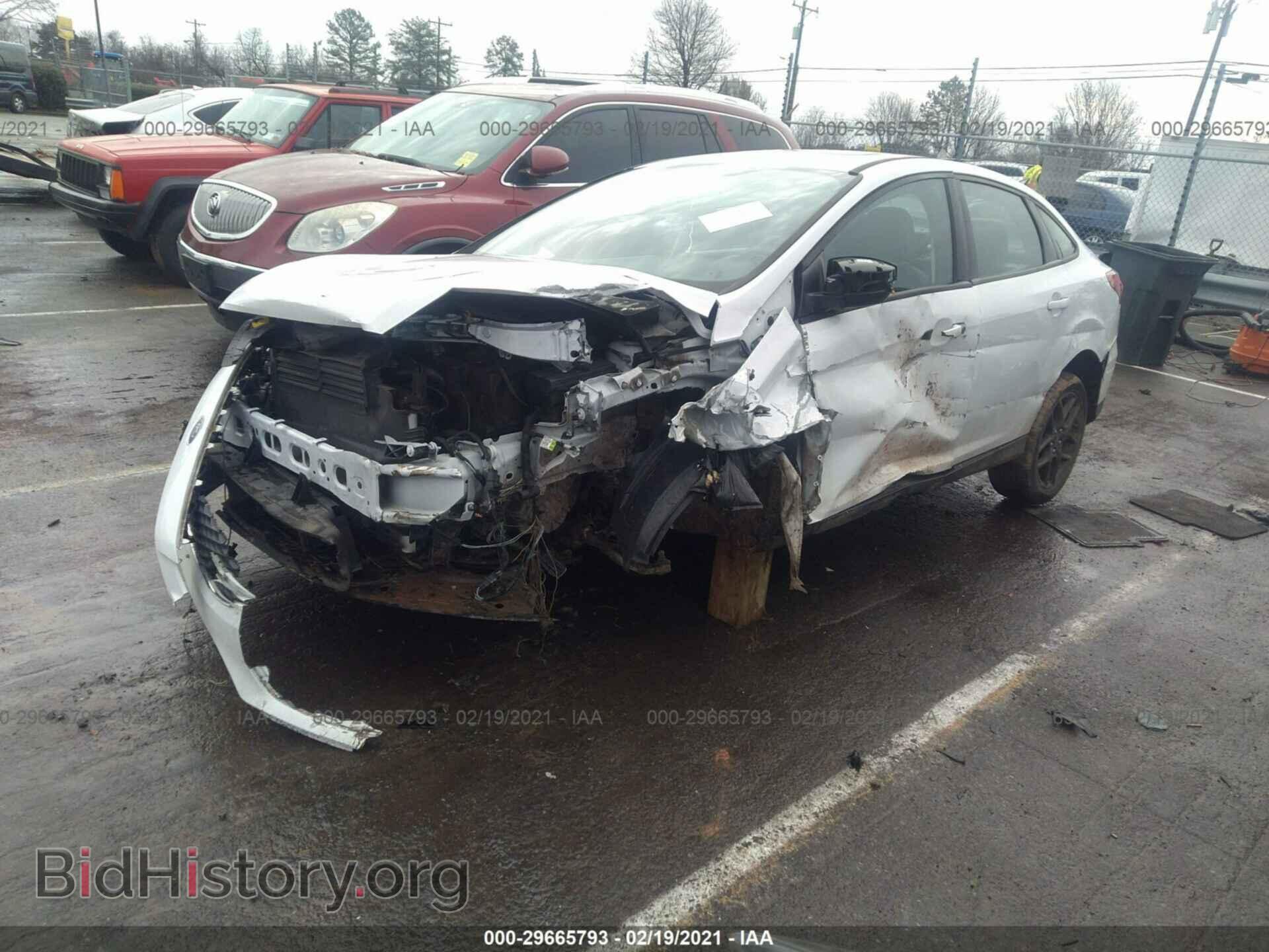2016 FORD FOCUS - VIN: 1FADP3F25GL329931 - Фото 2