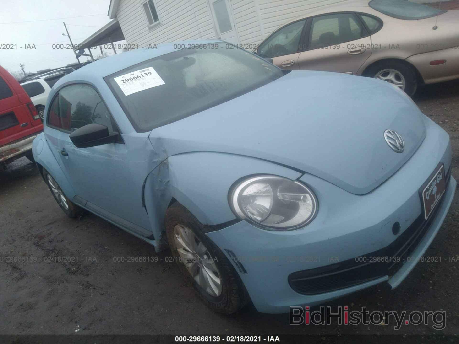 Photo 3VWF17AT5FM637350 - VOLKSWAGEN BEETLE COUPE 2015