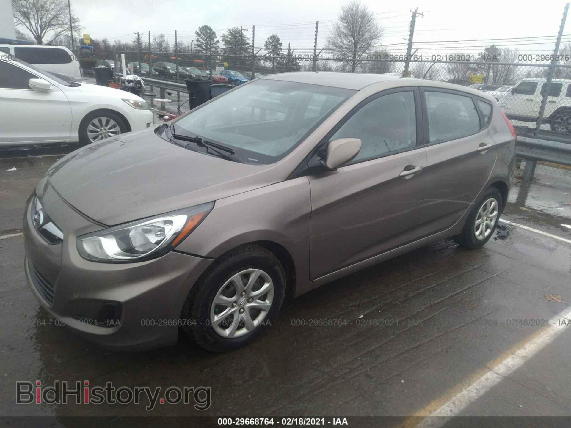 2013 HYUNDAI ACCENT - VIN: KMHCT5AE7DU126961 - Фото 2