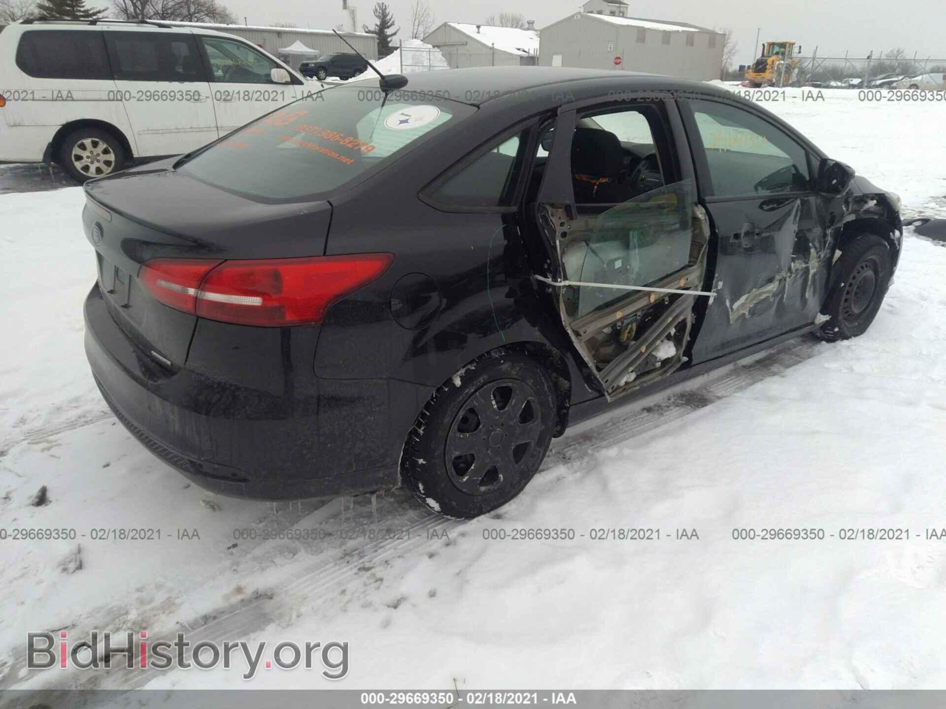 2016 FORD FOCUS - VIN: 1FADP3E2XGL377684 - Фото 4