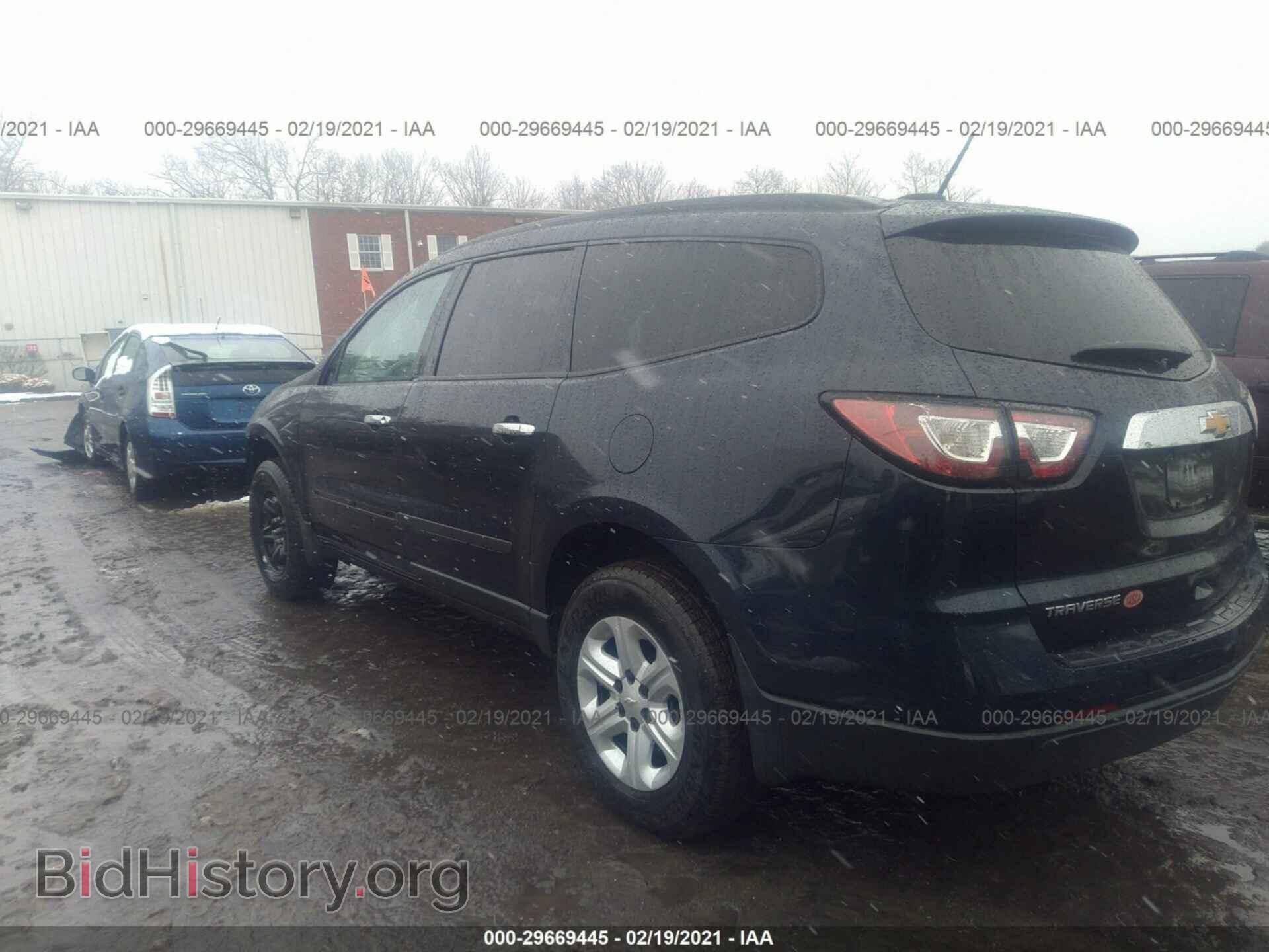 2017 CHEVROLET TRAVERSE - VIN: 1GNKRFED1HJ181748 - Фото 3