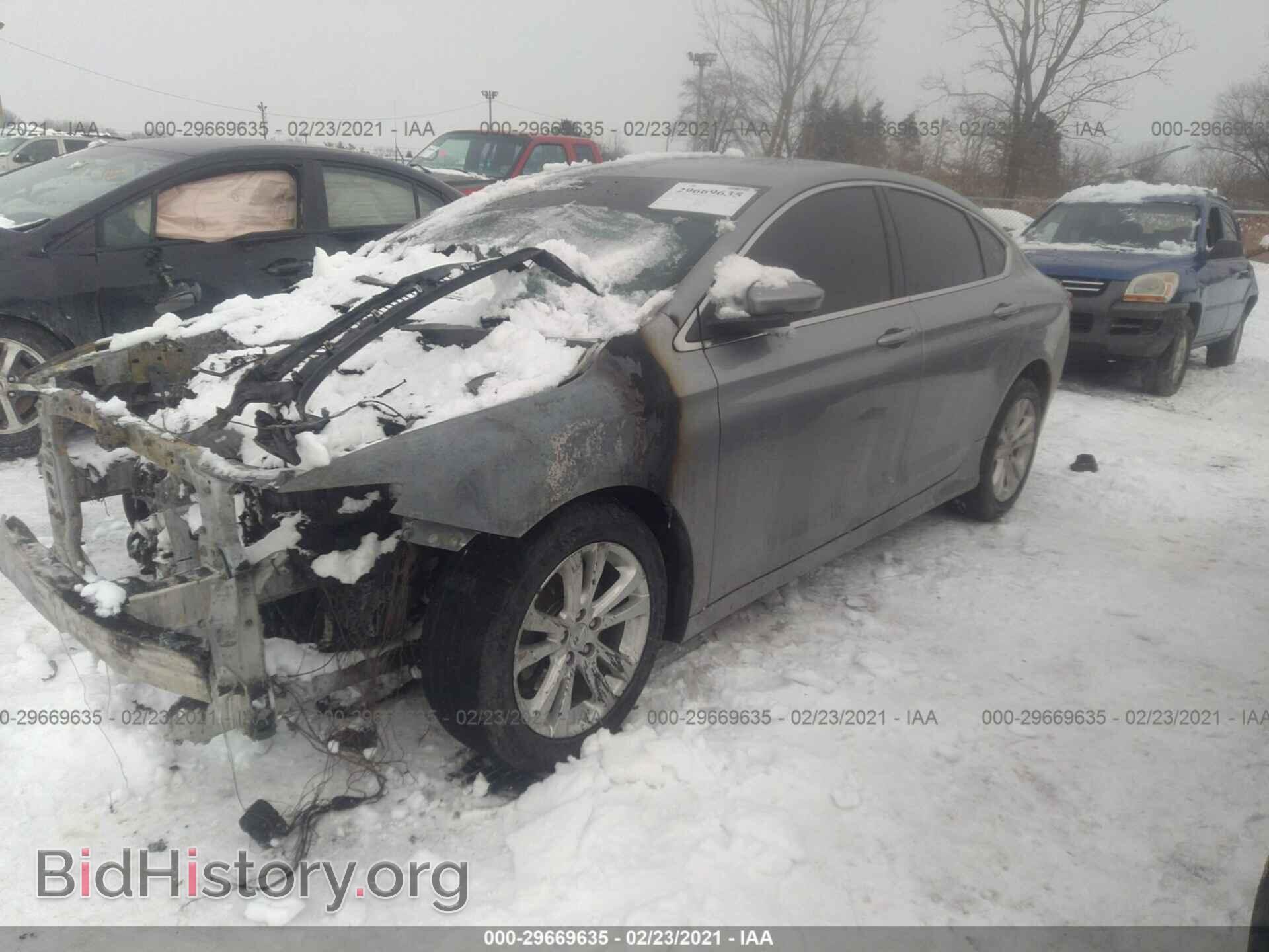 2015 CHRYSLER 200 - VIN: 1C3CCCAB1FN550586 - Фото 2