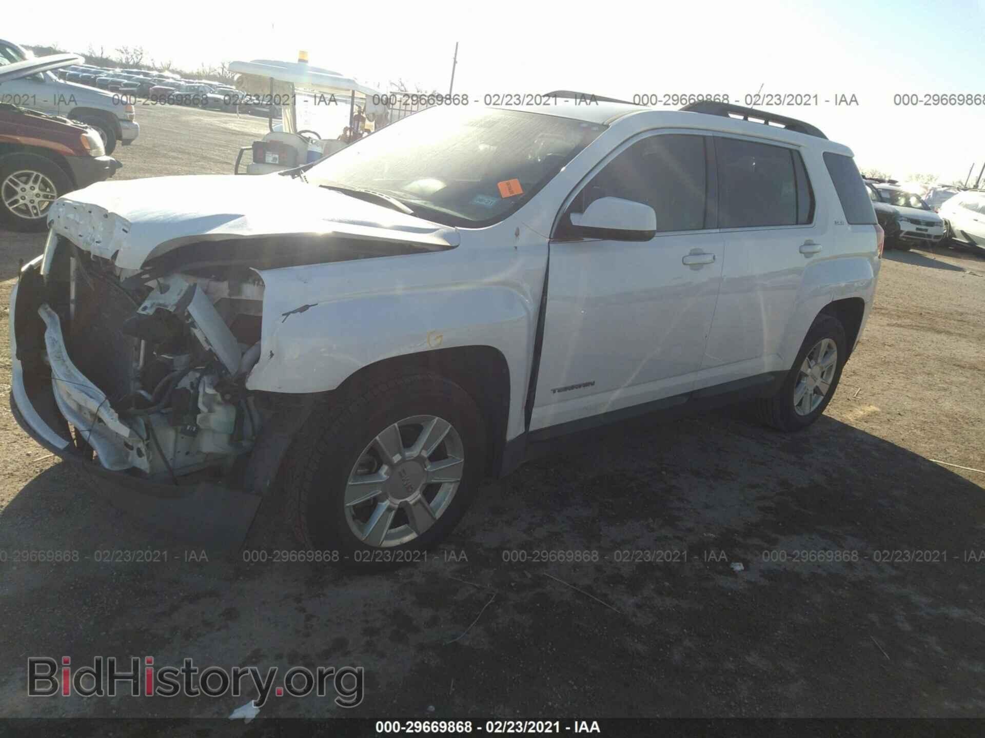 2011 GMC TERRAIN - VIN: 2CTALSEC1B6209935 - Photo 2