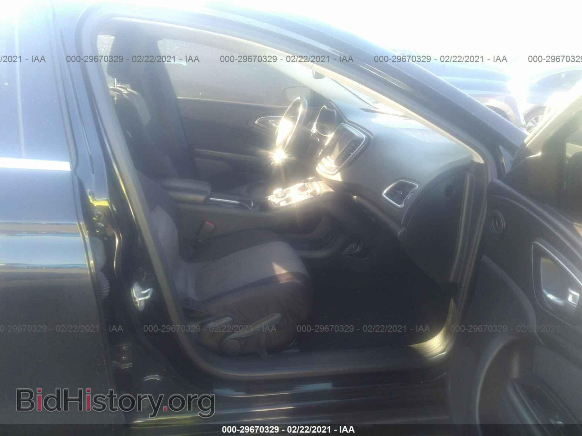 2016 CHRYSLER 200 - VIN: 1C3CCCAB6GN112874 - Фото 5