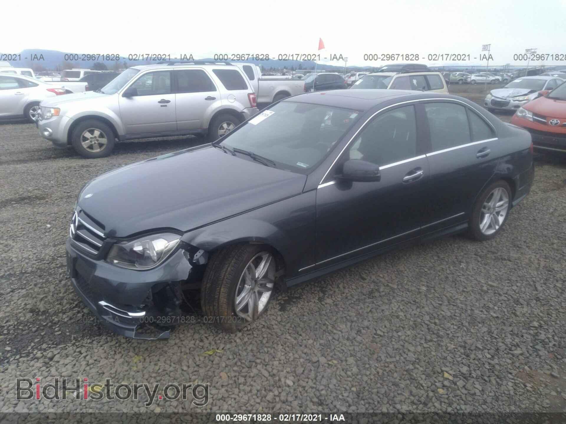 2014 MERCEDES-BENZ C-CLASS - VIN: WDDGF8AB2EA930422 - Фото 2