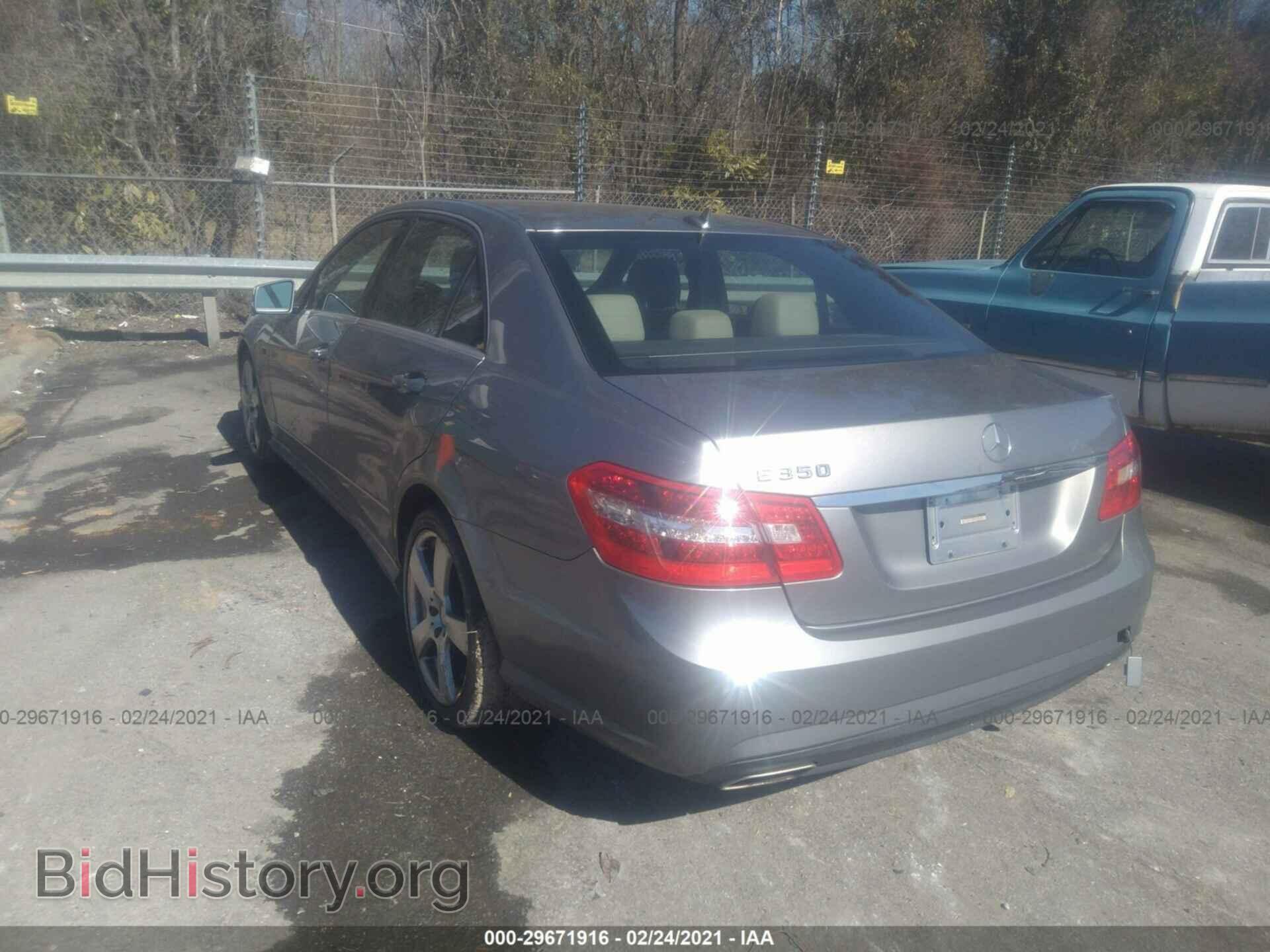 2010 MERCEDES-BENZ E-CLASS - VIN: WDDHF5GB5AA028738 - Фото 3