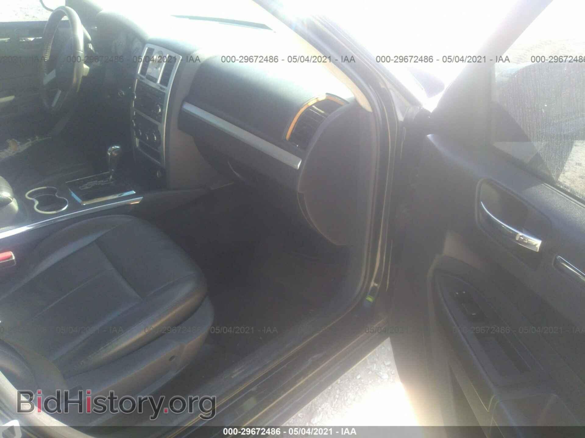 2010 CHRYSLER 300 - VIN: 2C3CA5CV1AH272976 - Фото 5
