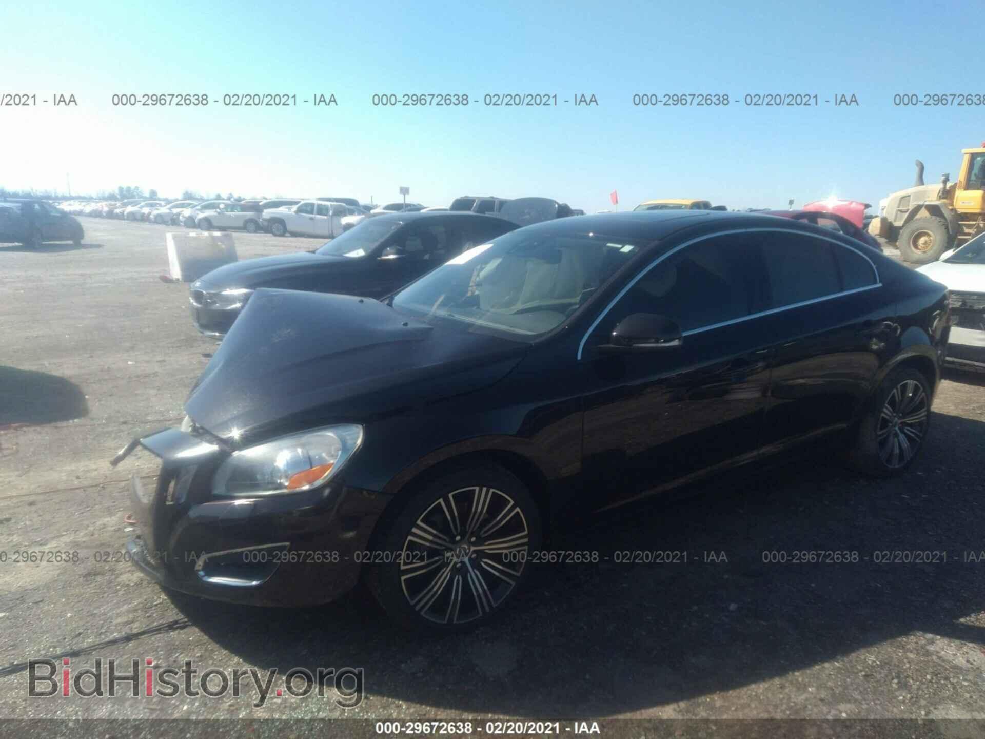 2011 VOLVO S60 - VIN: YV1902FH2B2014001 - Фото 2