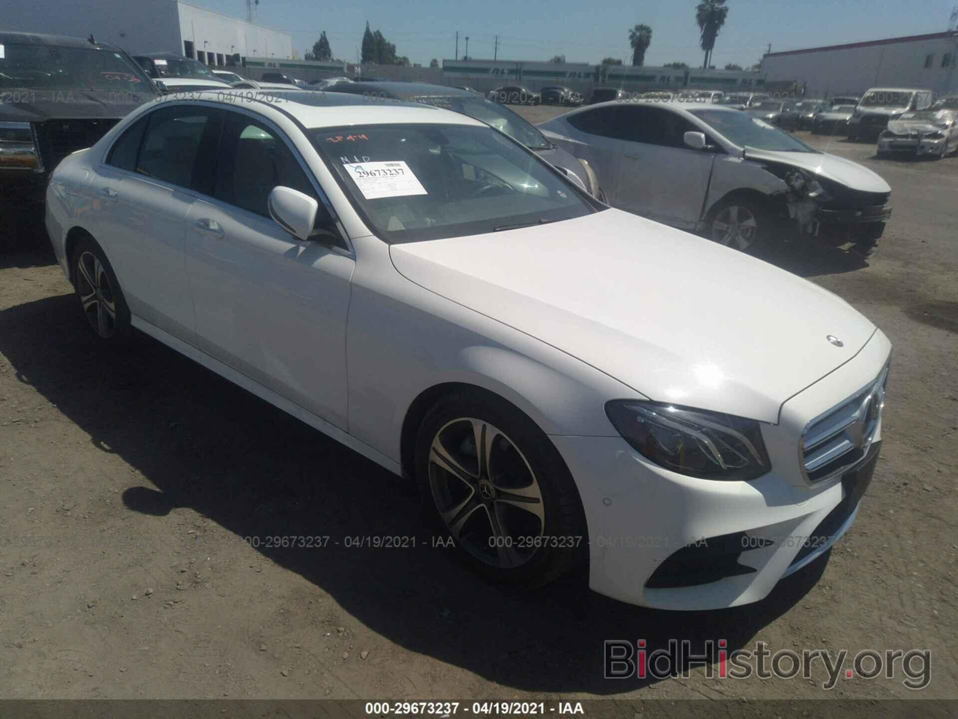 Photo WDDZF4JB8JA352032 - MERCEDES-BENZ E-CLASS 2018