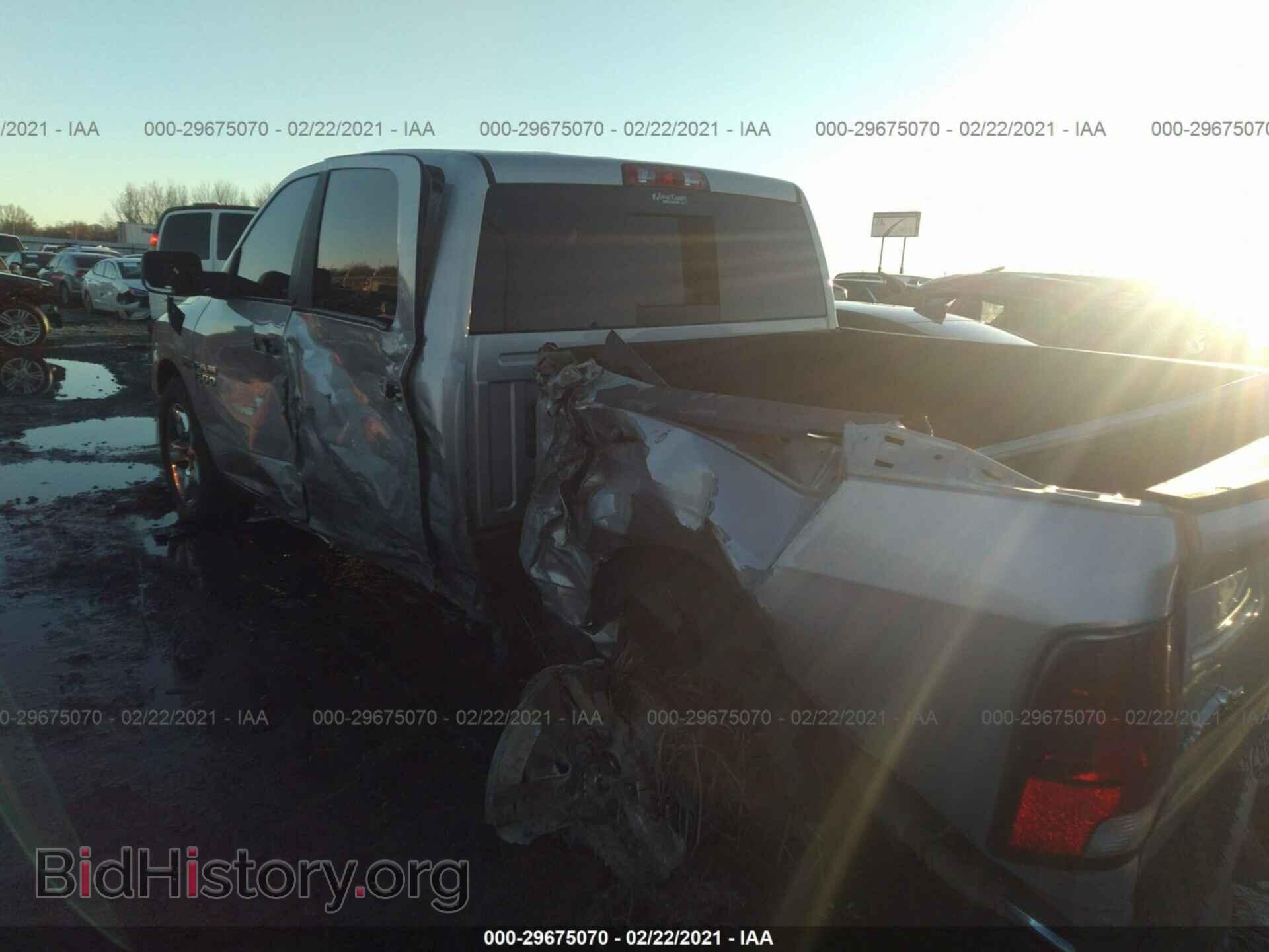 2017 RAM 1500 - VIN: 3C6RR6LT1HG734389 - Фото 3