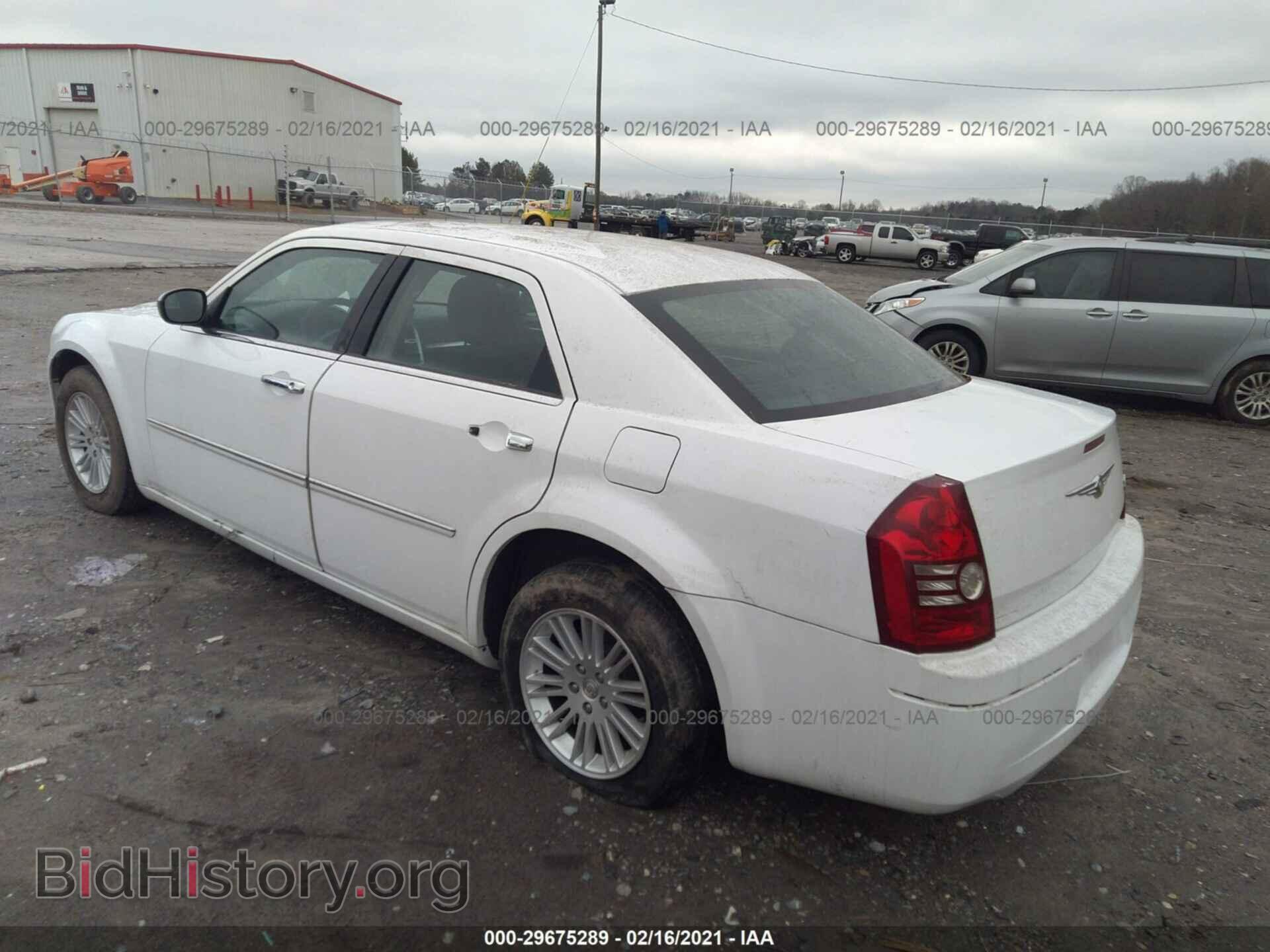 2010 CHRYSLER 300 - VIN: 2C3CA4CD6AH255396 - Фото 3