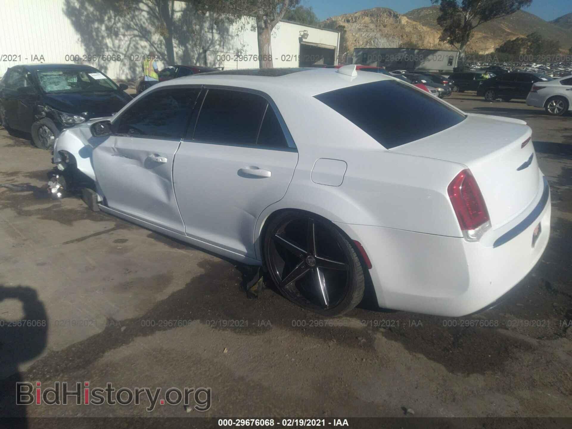 2016 CHRYSLER 300 - VIN: 2C3CCAAG0GH111387 - Photo 3