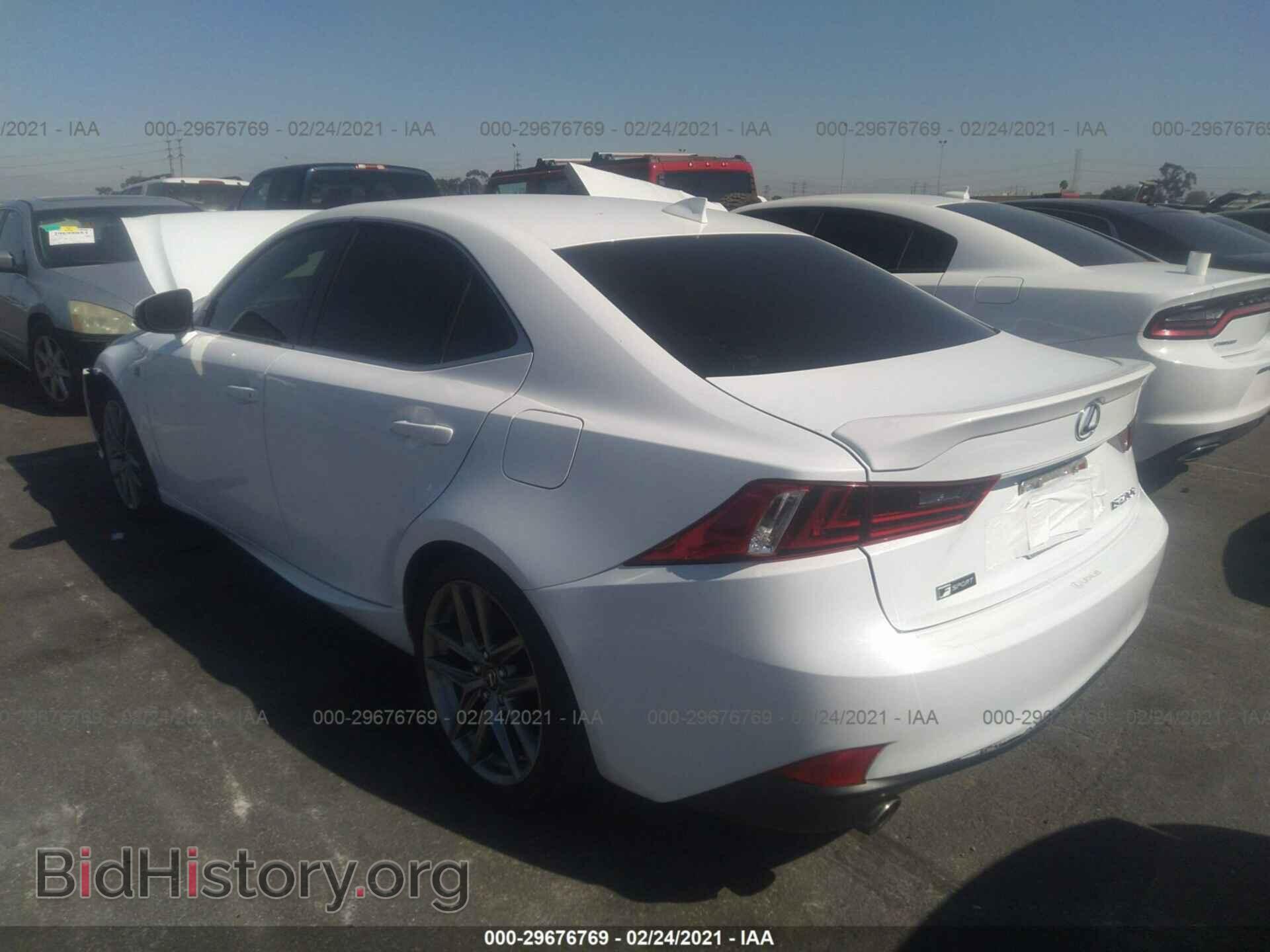 2016 LEXUS IS 200T - VIN: JTHBA1D2XG5037320 - Фото 3