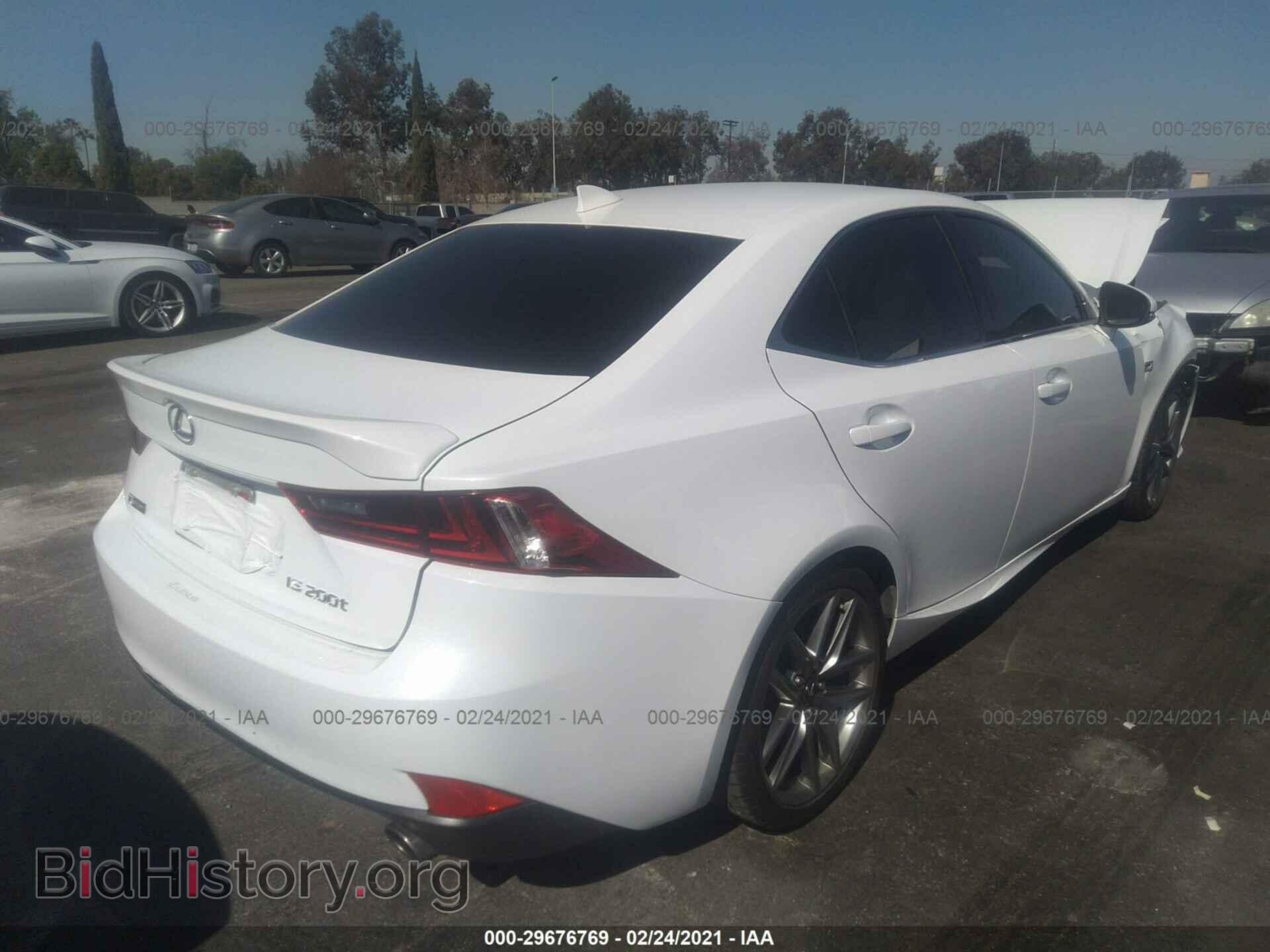 2016 LEXUS IS 200T - VIN: JTHBA1D2XG5037320 - Фото 4