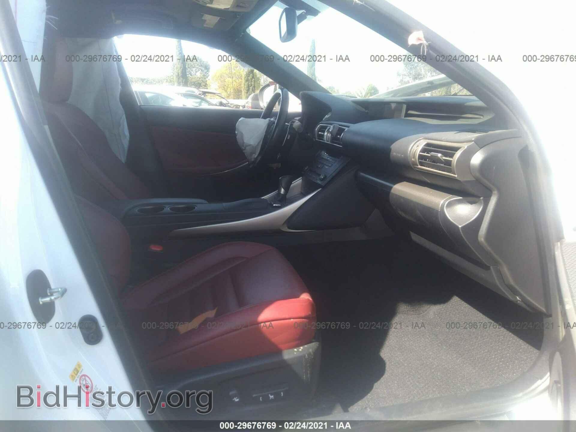 2016 LEXUS IS 200T - VIN: JTHBA1D2XG5037320 - Фото 5