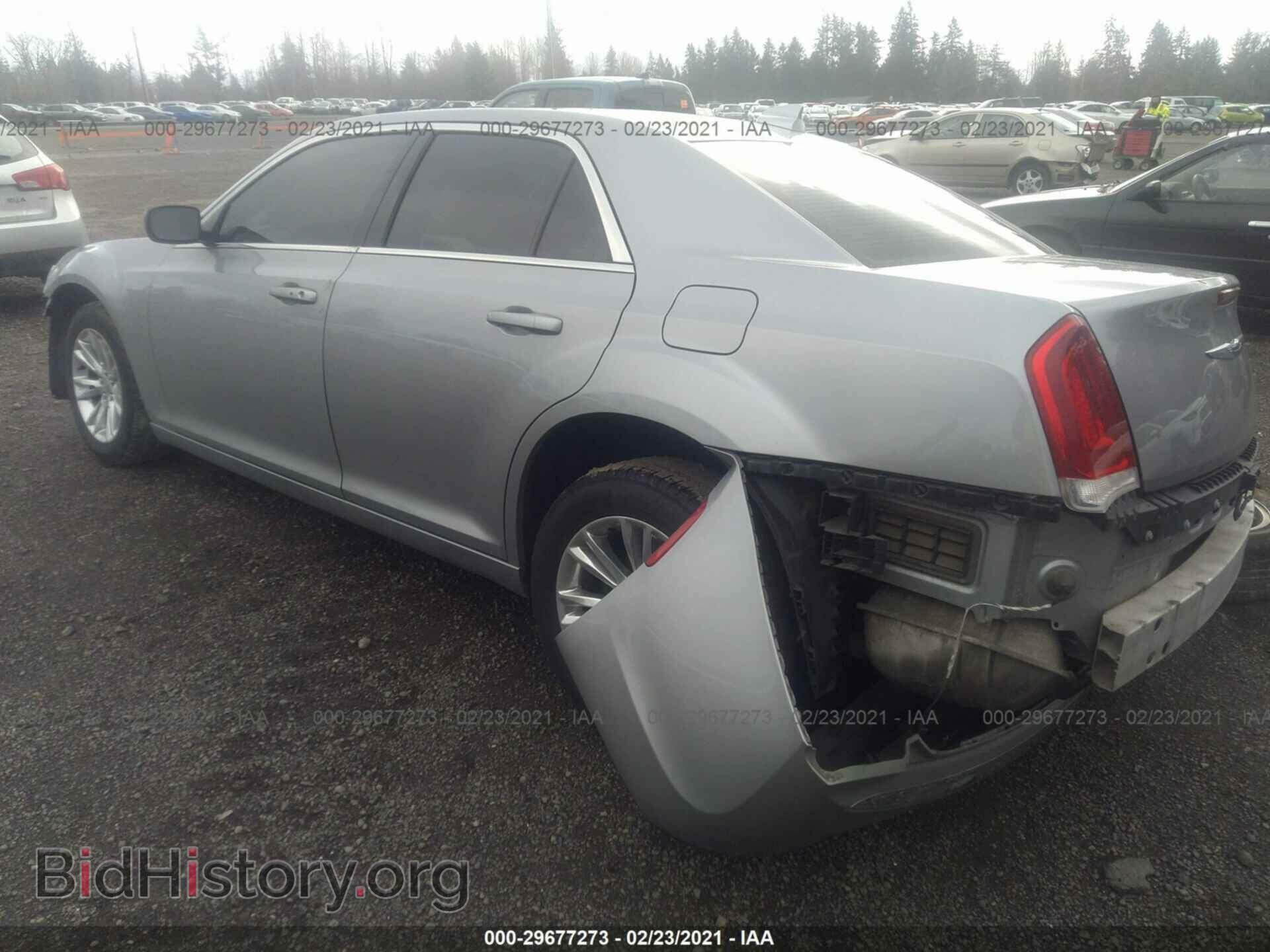 2017 CHRYSLER 300 - VIN: 2C3CCAAG8HH610181 - Фото 3