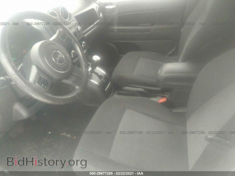 2011 Jeep COMPASS (VIN 1J4NT1FA8BD137714) — фото 5 из 10