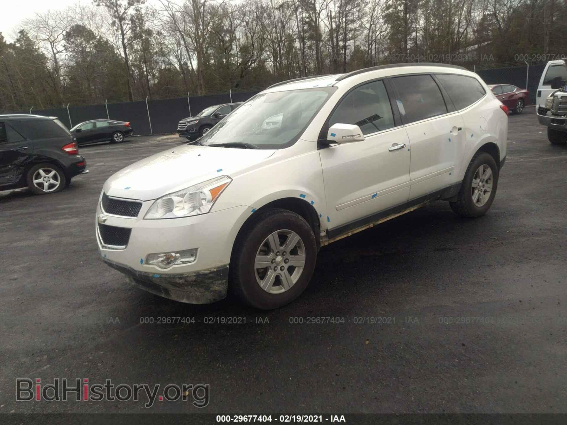 2012 CHEVROLET TRAVERSE - VIN: 1GNKRGED1CJ363397 - Фото 2