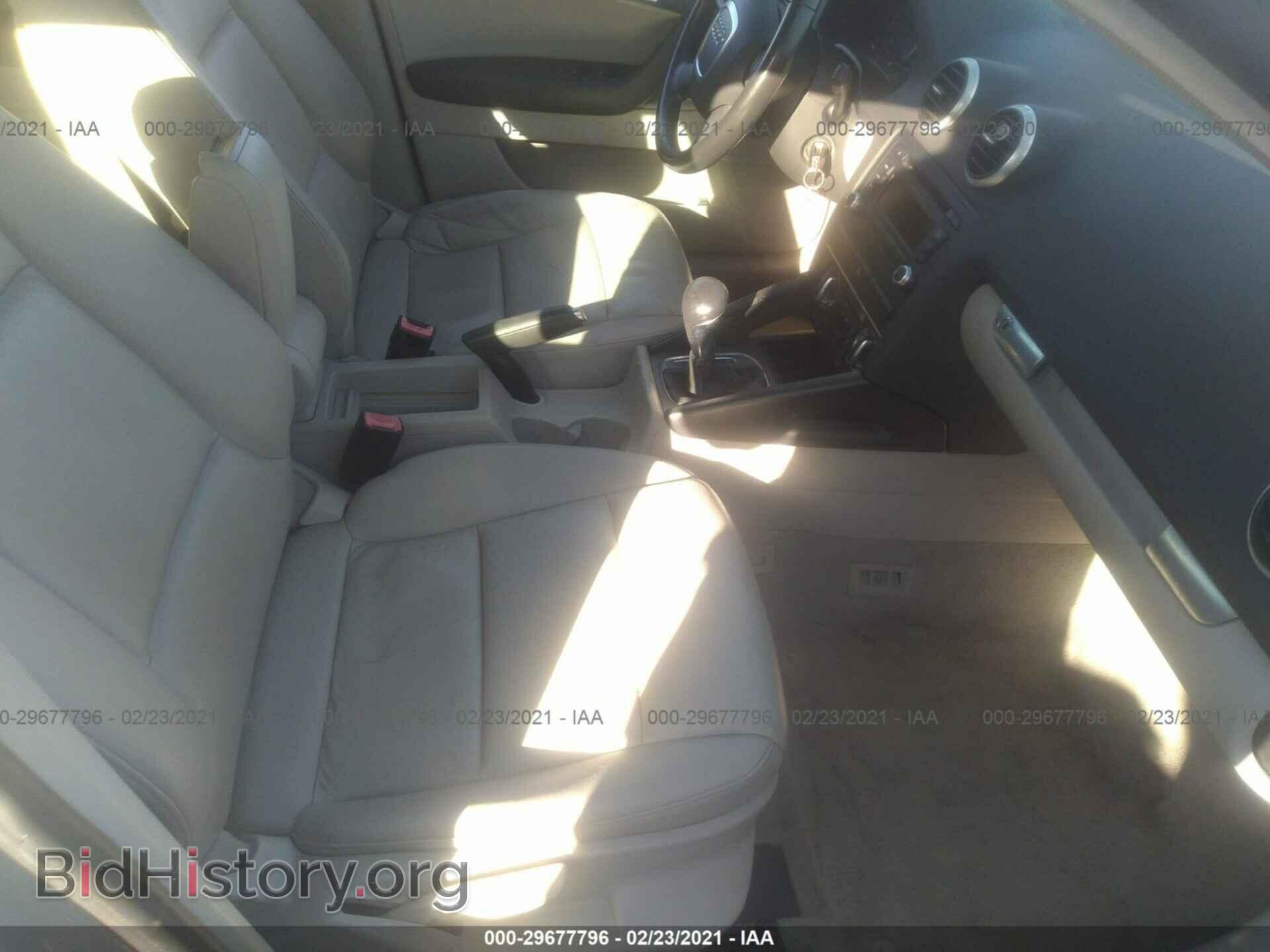 2010 AUDI A3 - VIN: WAUBFAFM0AA173243 - Фото 5