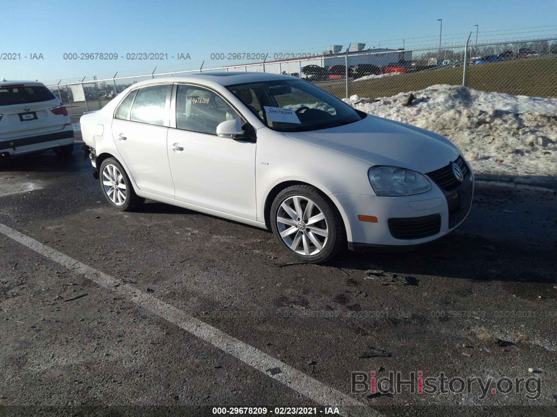 Photo 3VWRJ7AJ3AM106233 - VOLKSWAGEN JETTA SEDAN 2010