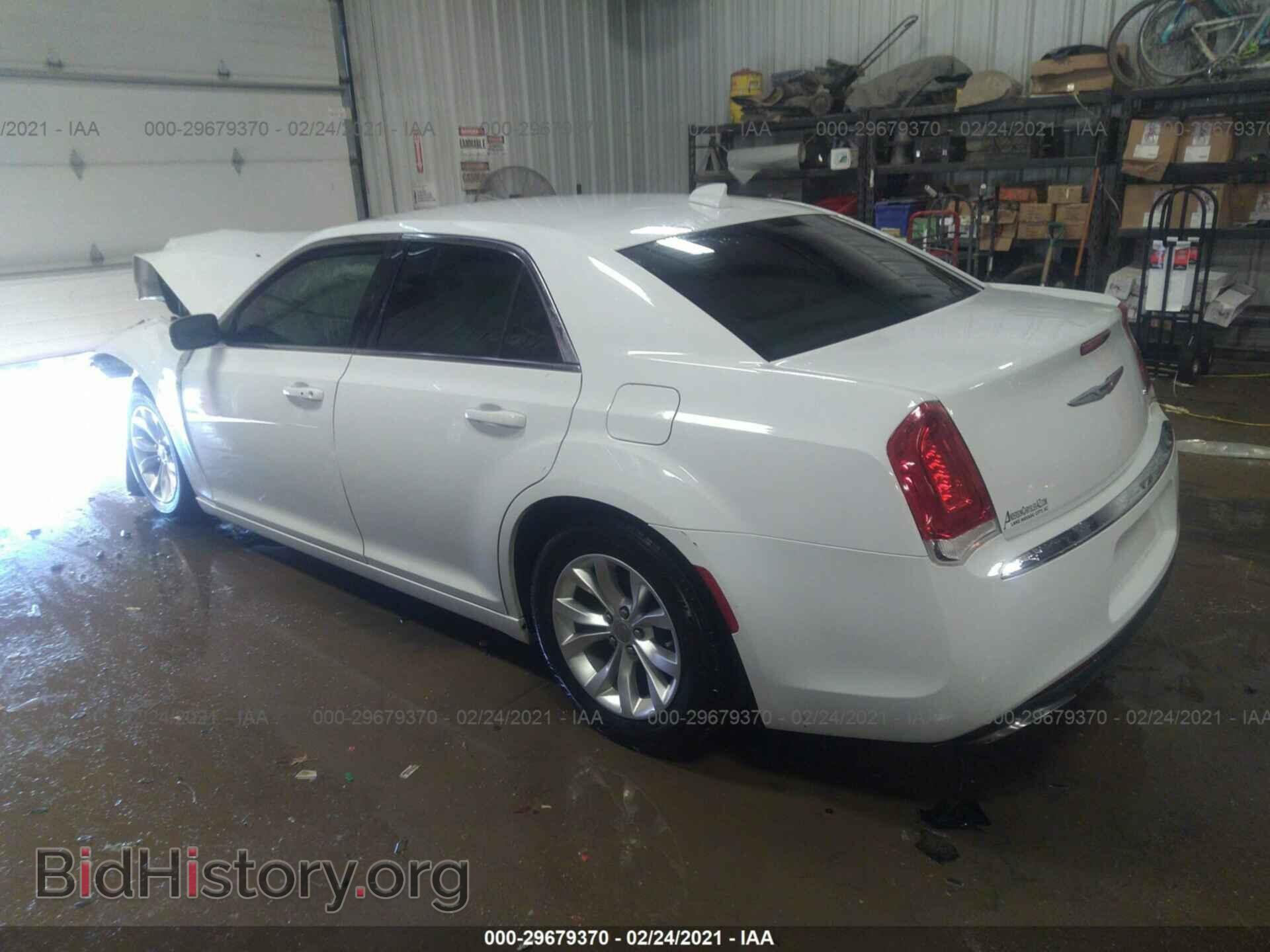 2015 CHRYSLER 300 - VIN: 2C3CCAAG0FH853755 - Фото 3