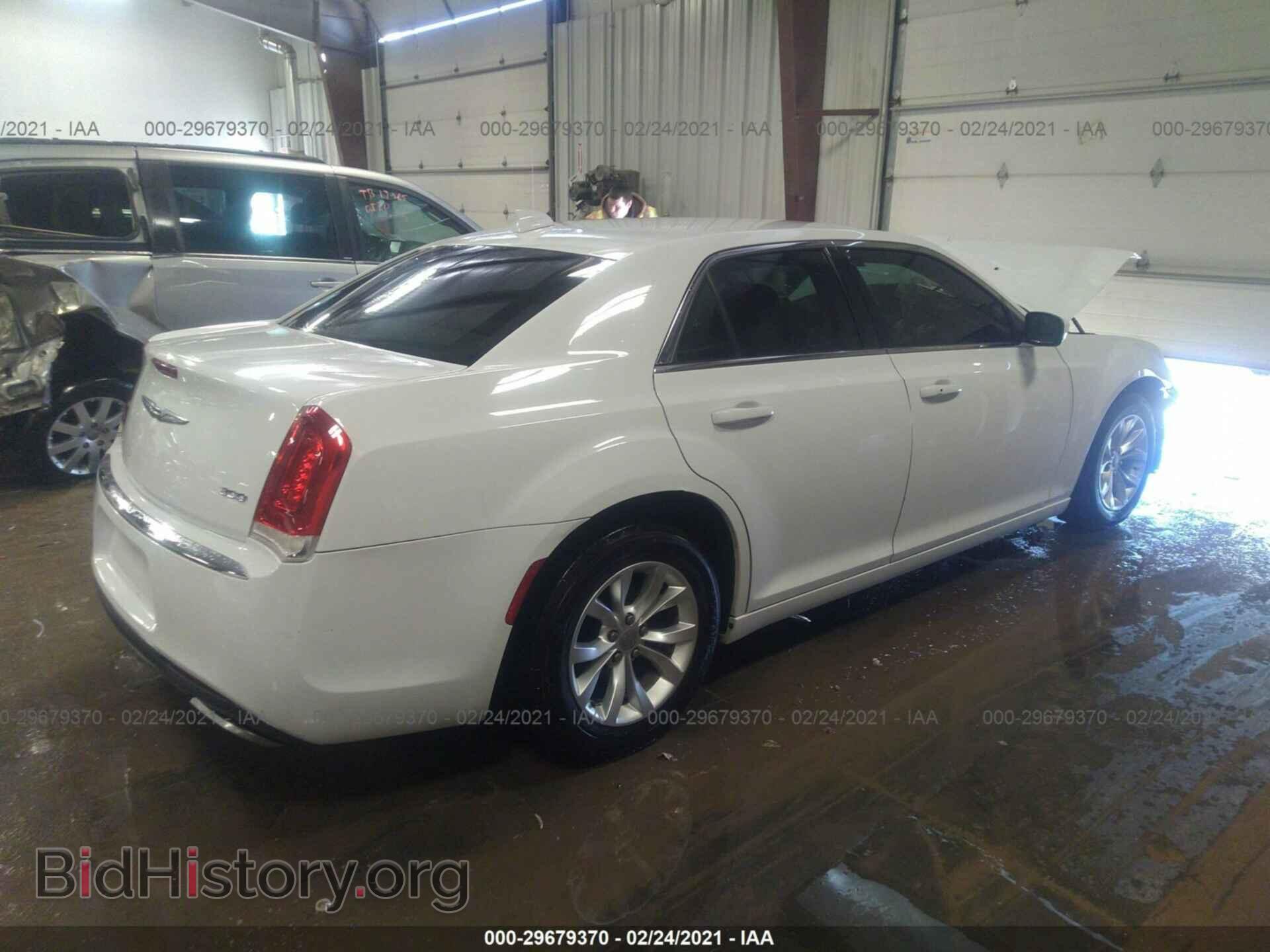 2015 CHRYSLER 300 - VIN: 2C3CCAAG0FH853755 - Фото 4