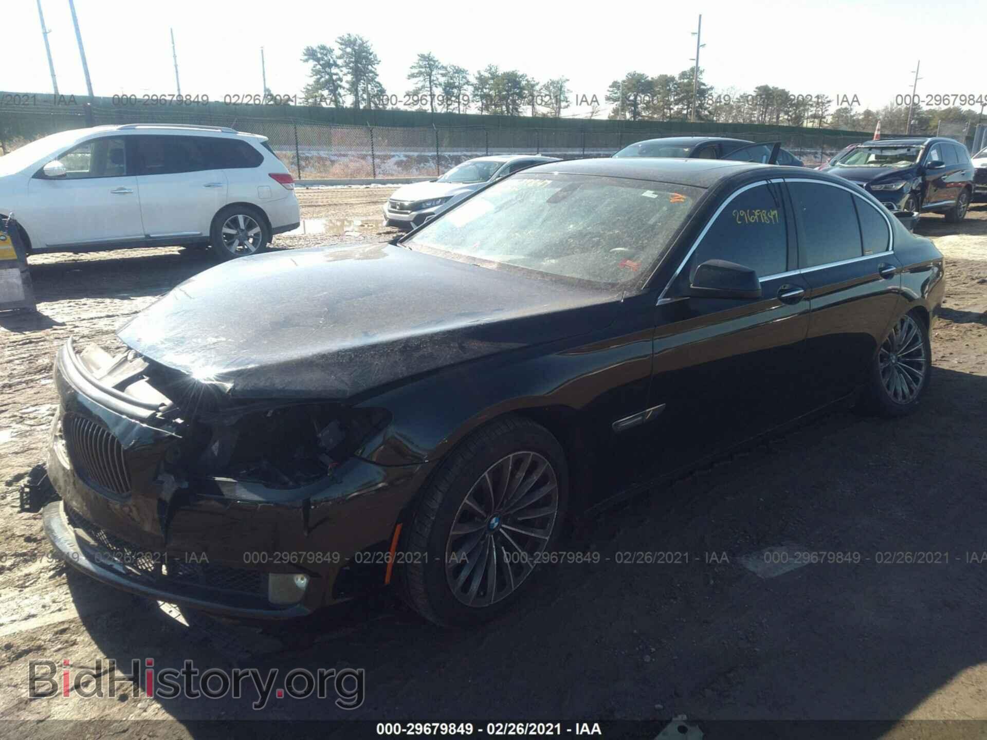 2011 BMW 7 SERIES - VIN: WBAKA4C57BC612585 - Фото 2