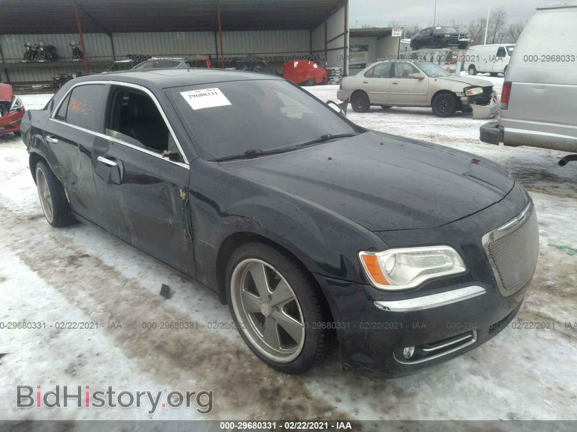 Photo 2C3CA6CTXBH572781 - CHRYSLER 300 2011