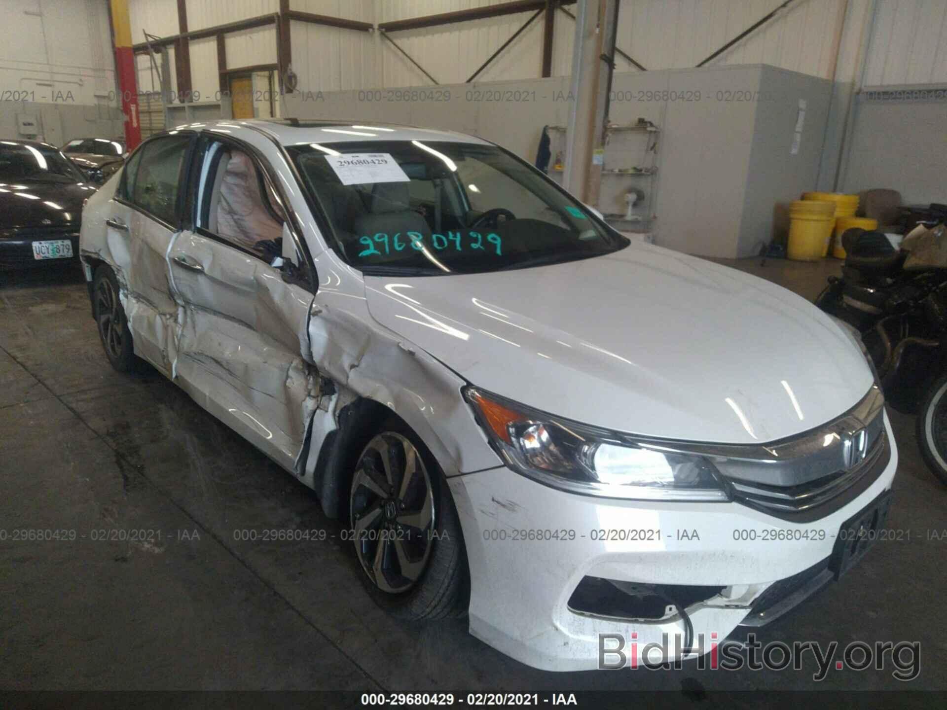 Photo 1HGCR2F80HA043482 - HONDA ACCORD SEDAN 2017