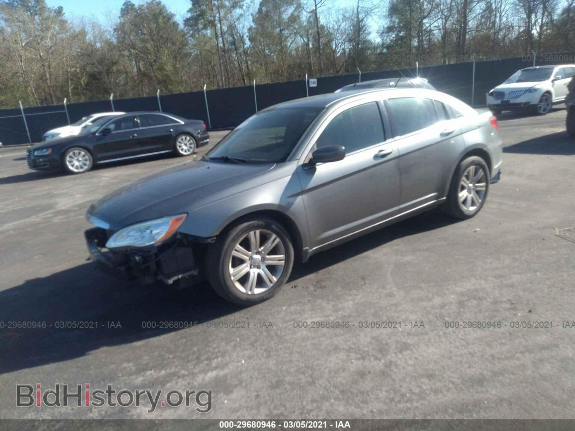 2013 CHRYSLER 200 - VIN: 1C3CCBBB2DN546441 - Фото 2