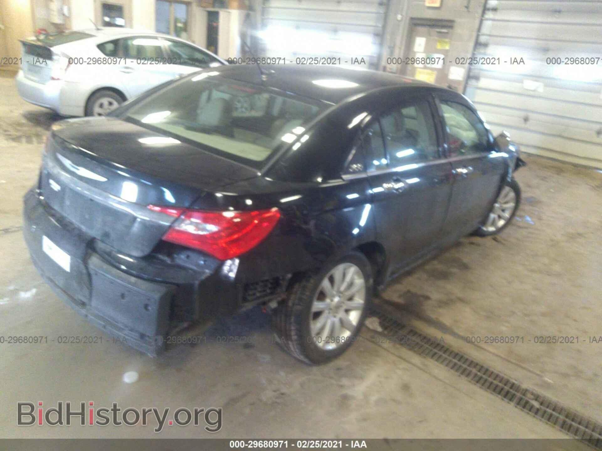 2013 CHRYSLER 200 - VIN: 1C3CCBCG1DN524781 - Фото 4