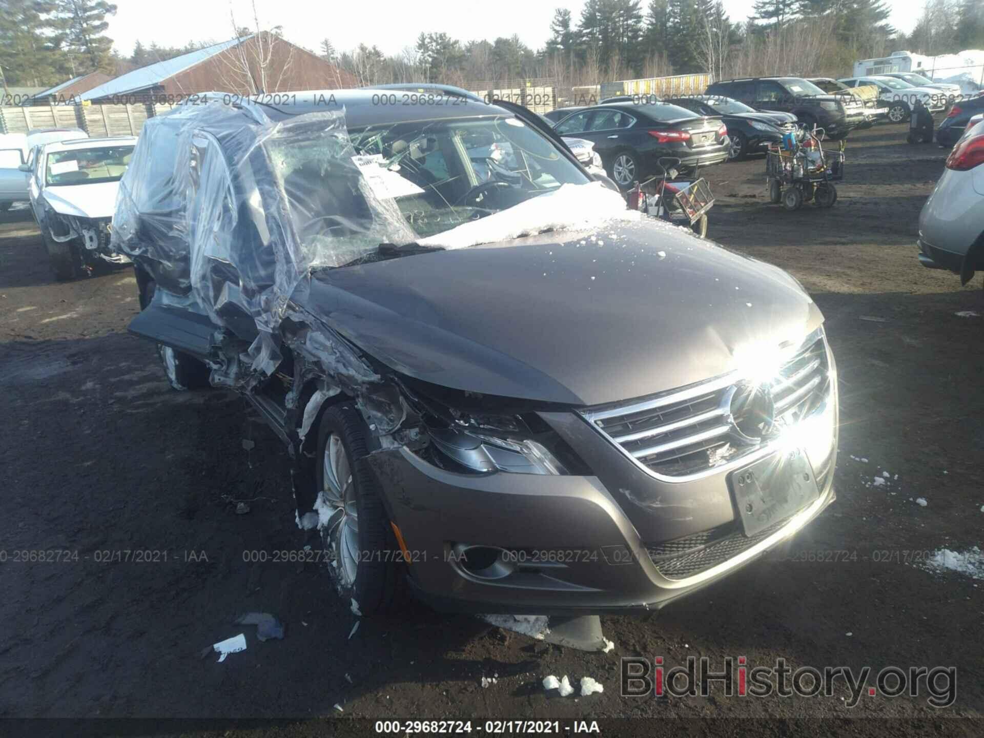 Photo WVGBV7AX9BW553188 - VOLKSWAGEN TIGUAN 2011